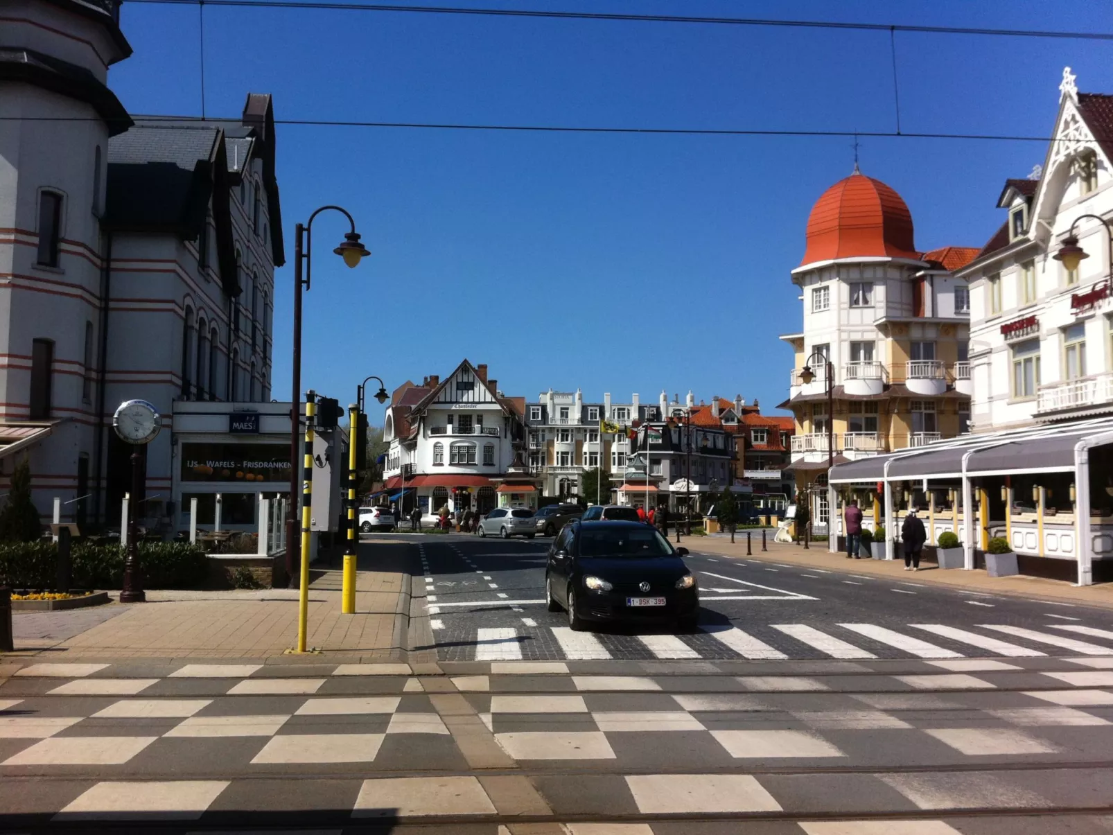 Carnac Station sunny and bright app-Outside