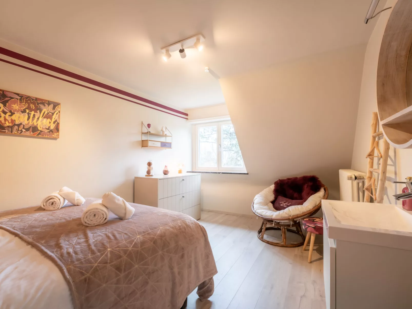 Odyssee - Featured in 'Juliette'-Inside