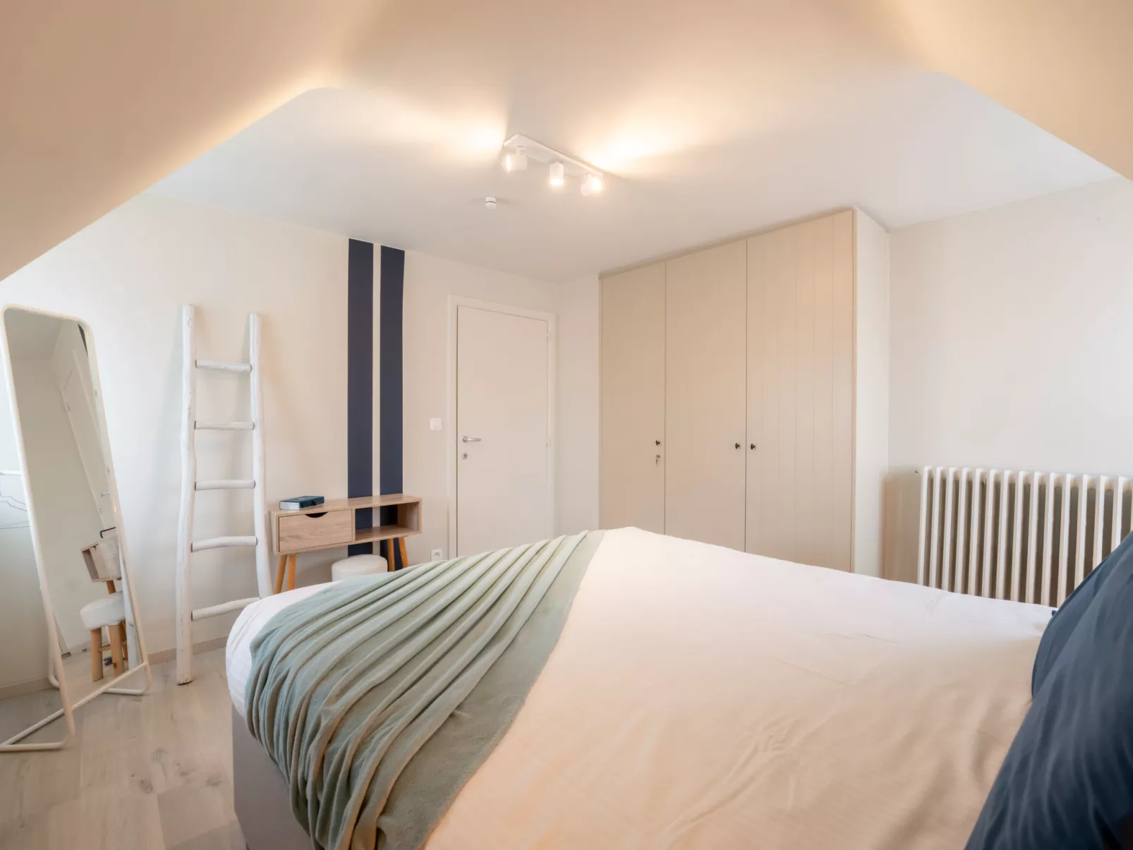 Odyssee - Featured in 'Juliette'-Inside