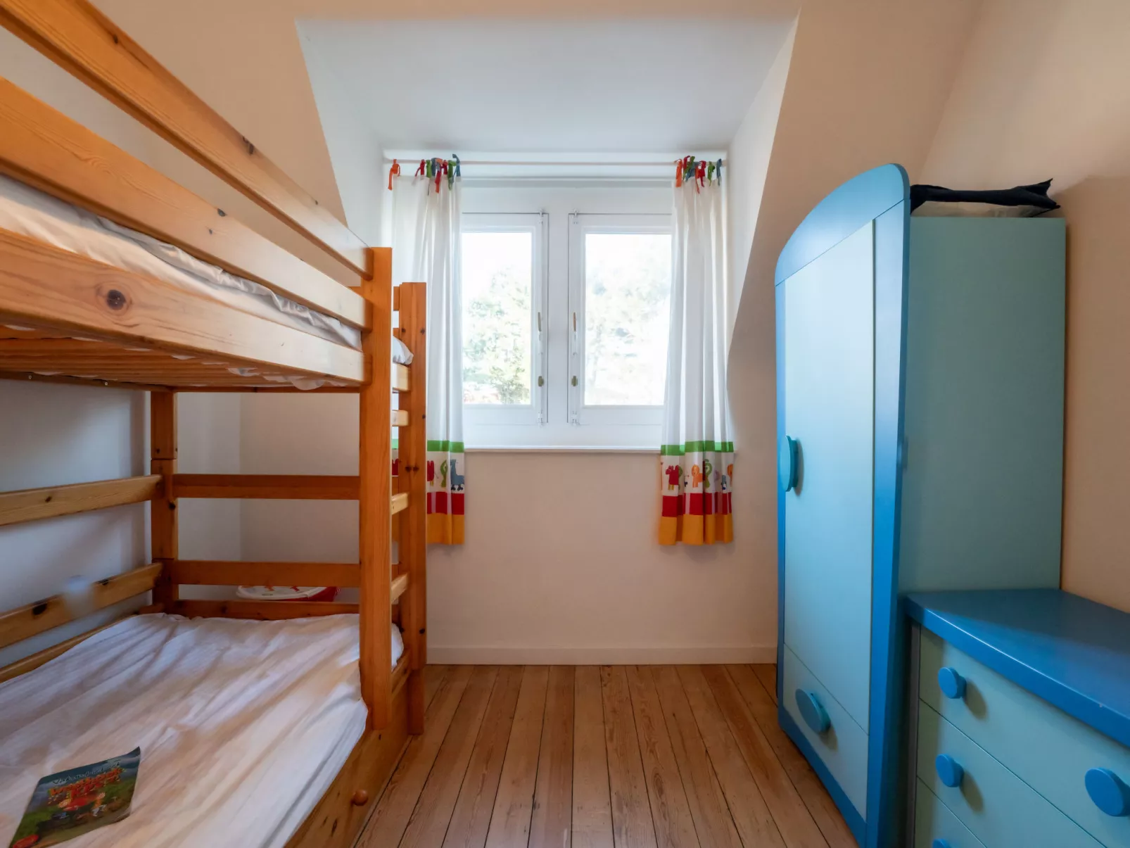 Ons Nest with parking-Inside