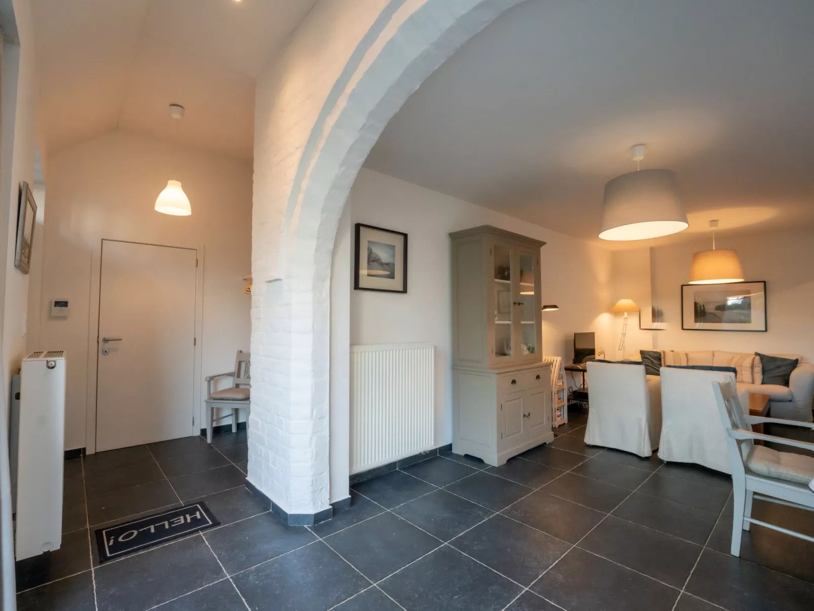 Ons Nest with parking-Inside
