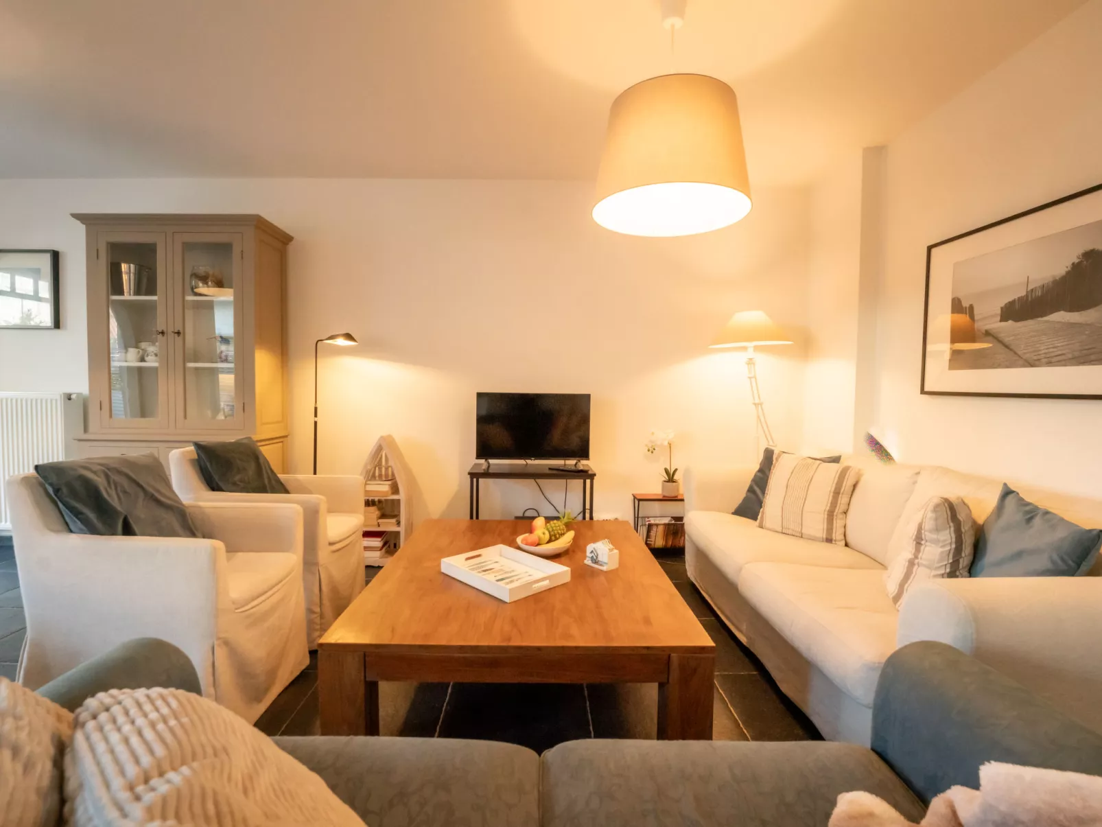 Ons Nest with parking-Inside