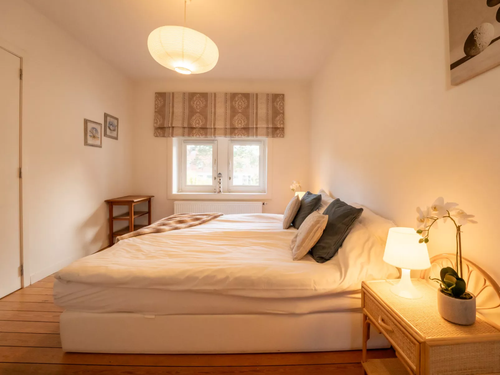 Ons Nest with parking-Inside