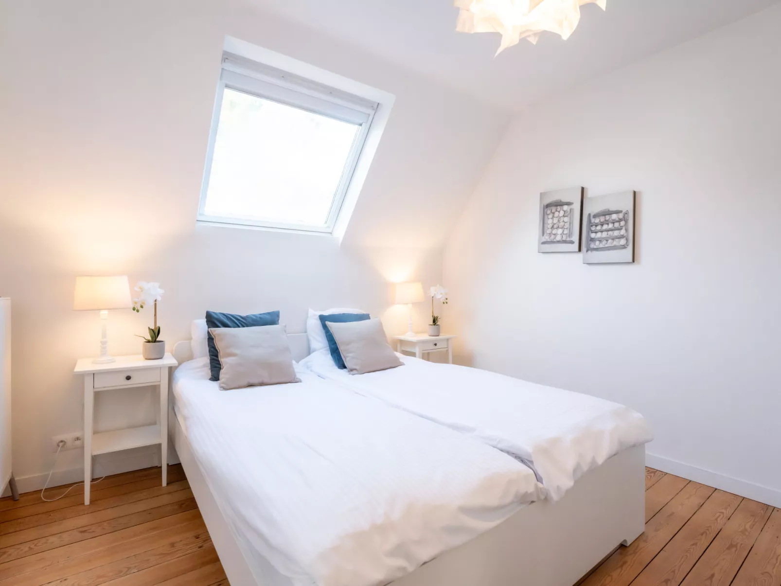 Ons Nest with parking-Inside