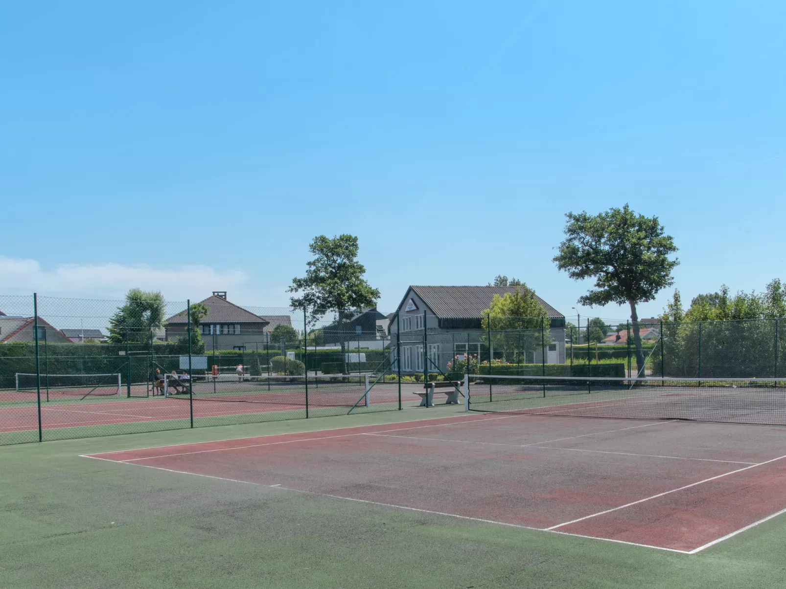 Maya - Parking and distant view-Draußen