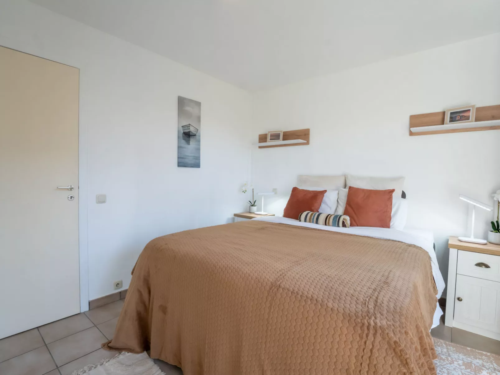 Marlene with parking and shared pool-Inside