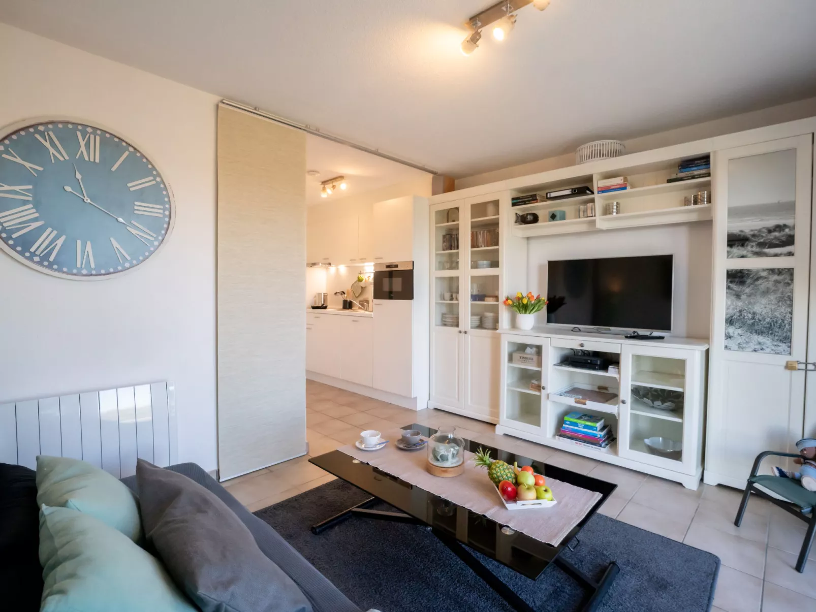 Giuliott with parking and shared pool-Inside