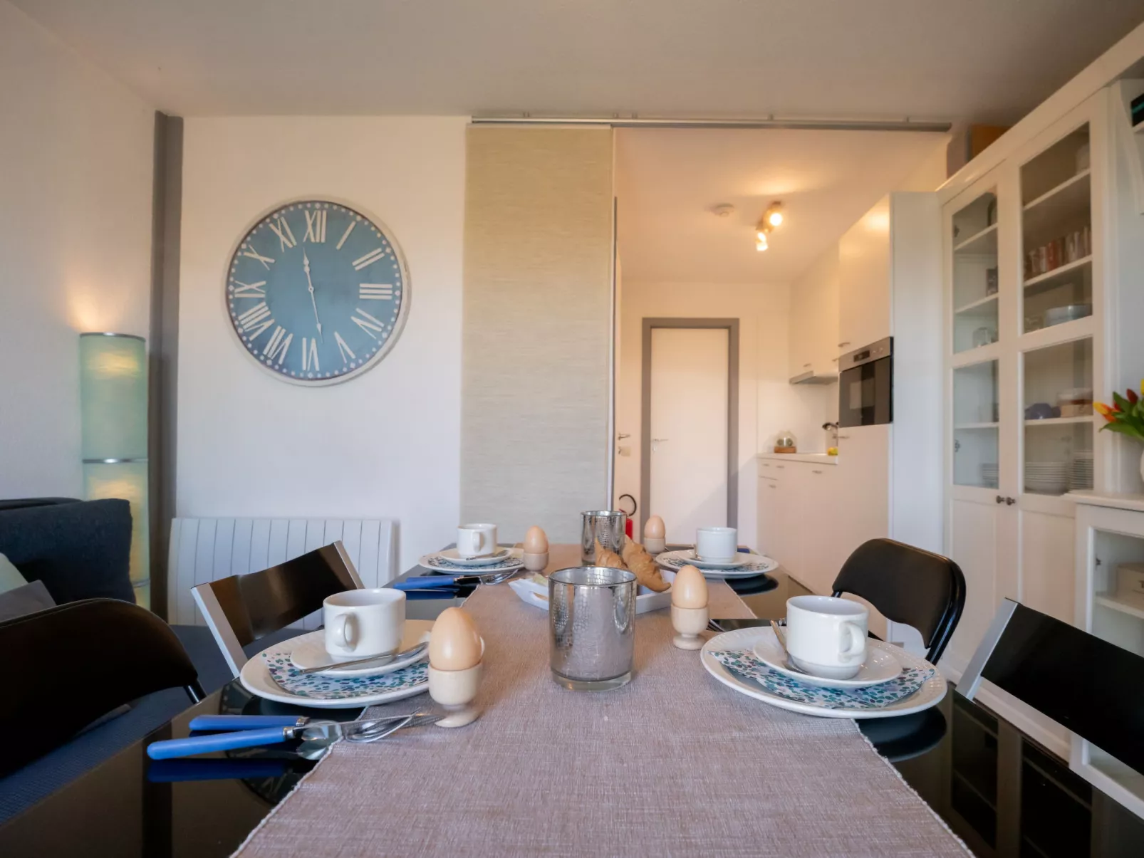 Giuliott with parking and shared pool-Inside