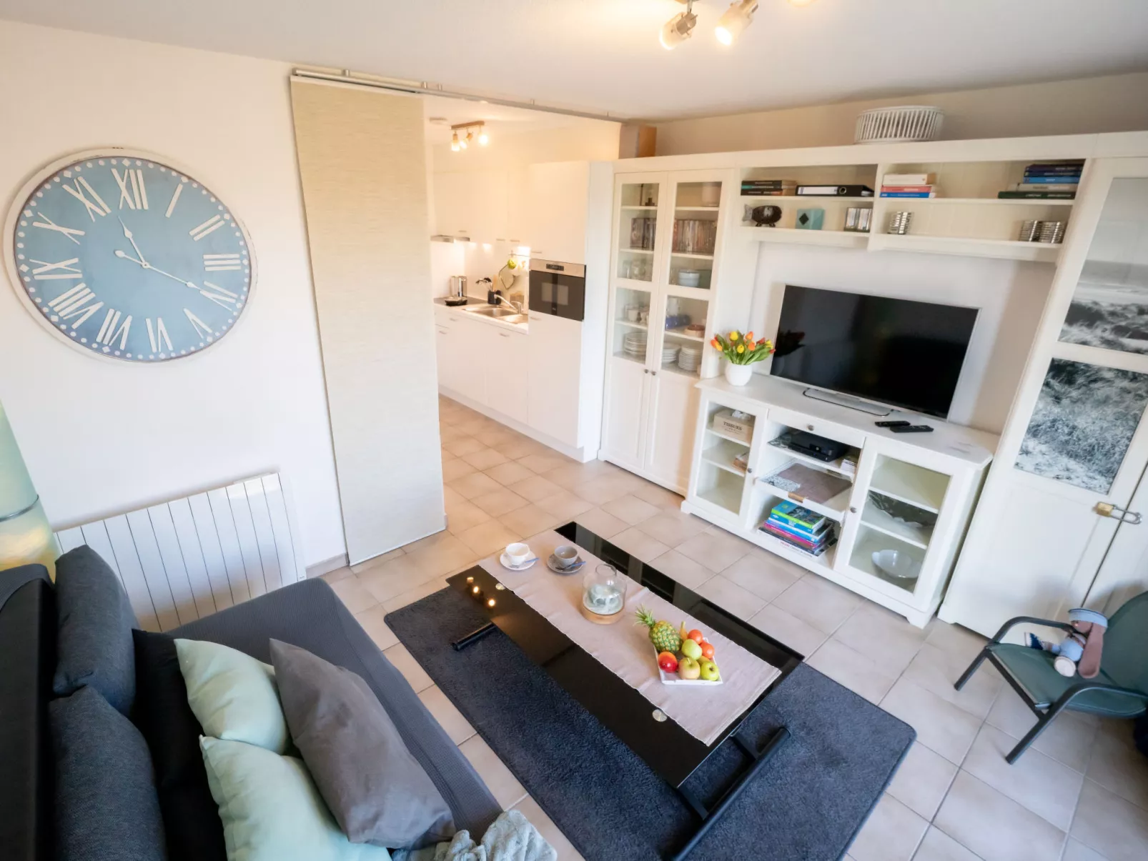 Giuliott with parking and shared pool-Inside