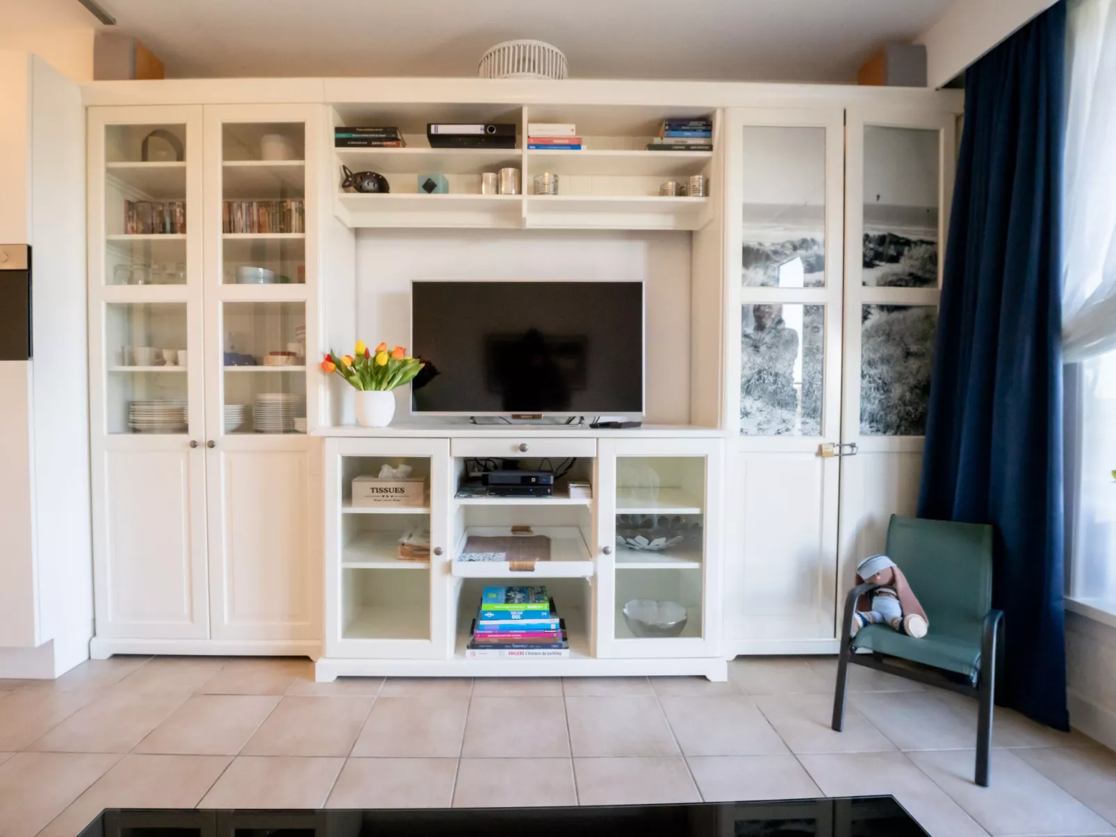 Giuliott with parking and shared pool-Inside