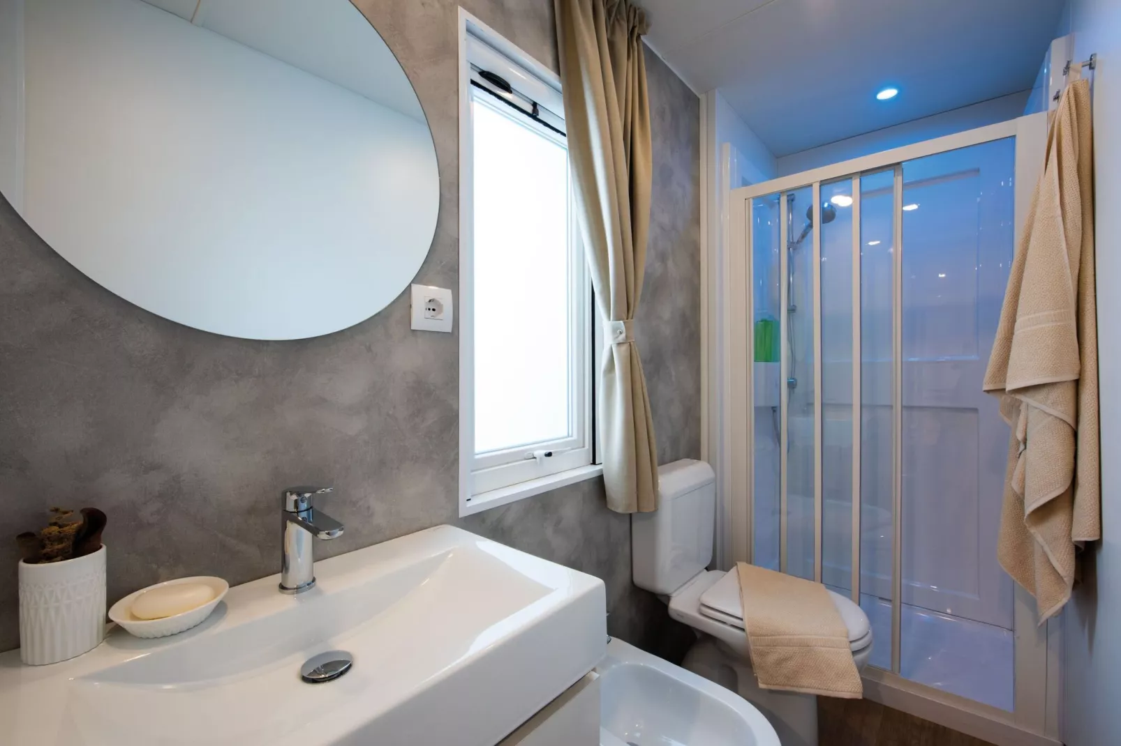 Mobile Homes Strasko Novalja Premium new 34 qm für 5 Pers-Bathroom