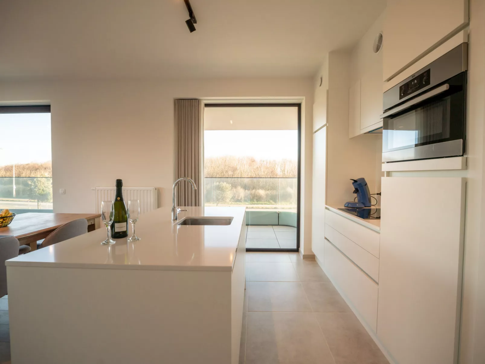 One with terrace and dune view-Inside