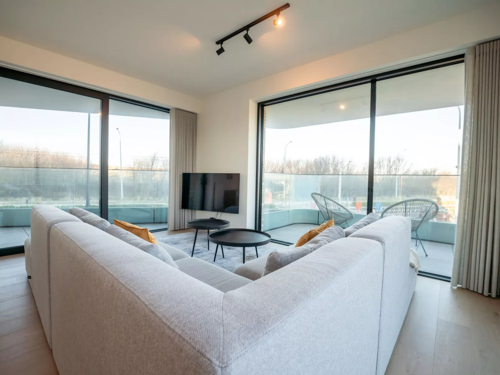 One with terrace and dune view-Inside