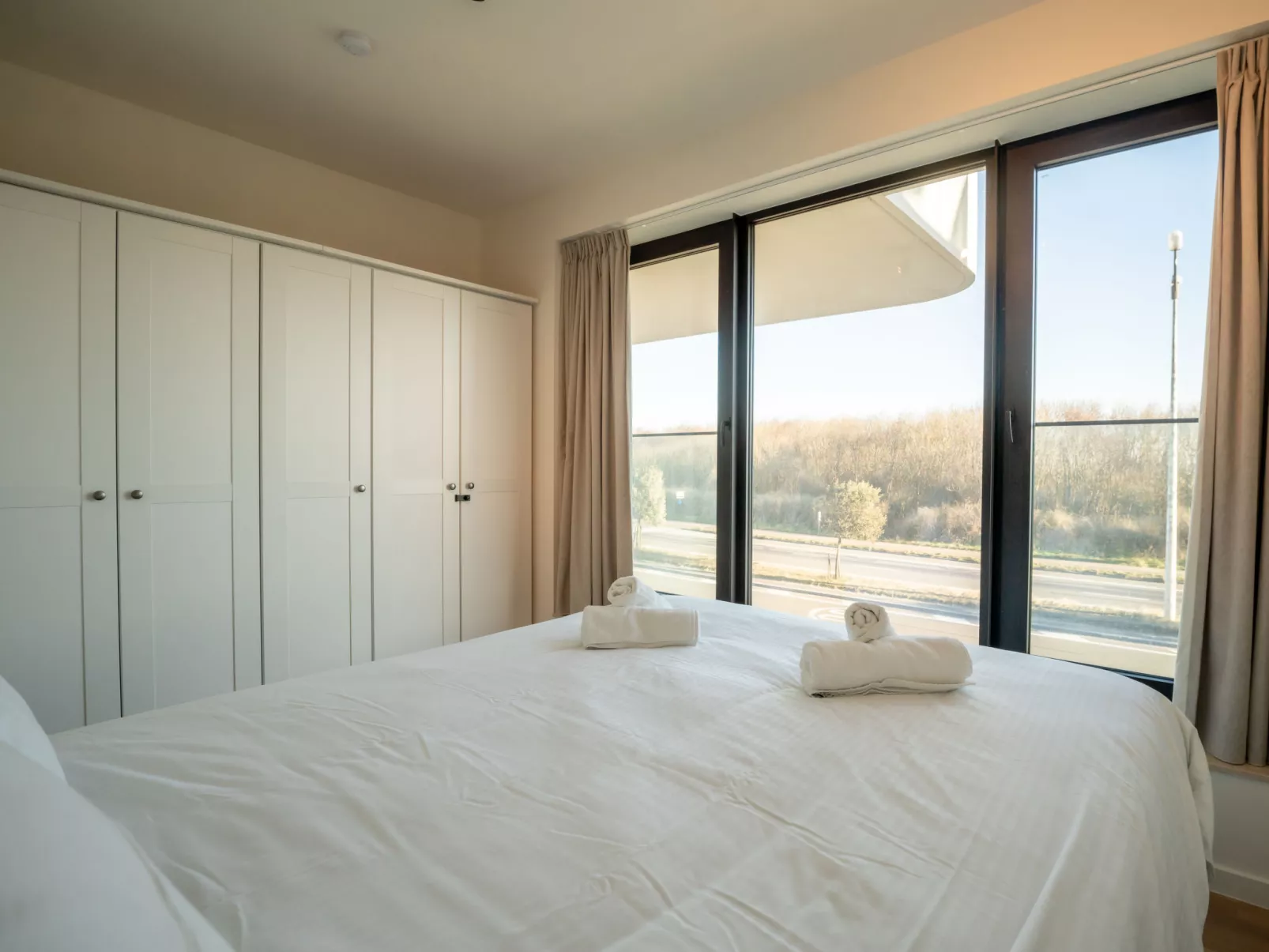 One with terrace and dune view-Inside