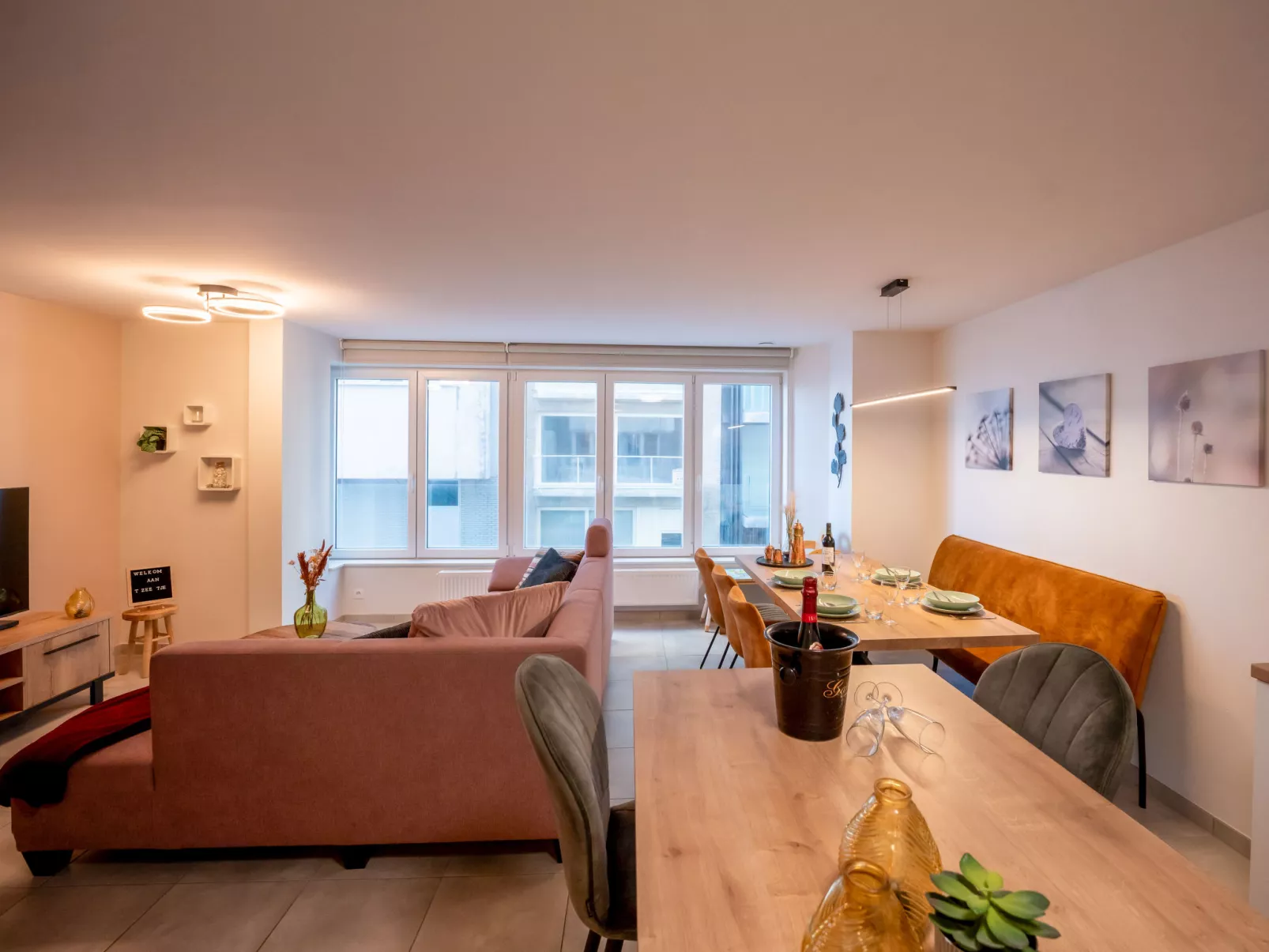 Lovely La Marée with lateral sea view-Inside