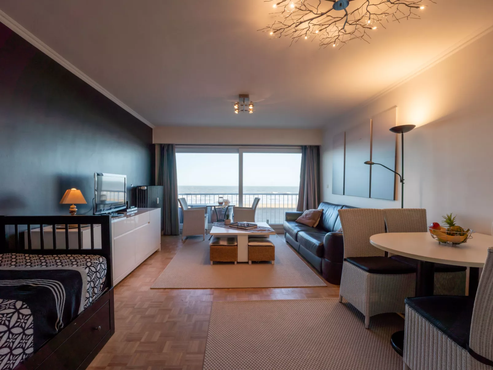 Golfslag with sea view-Inside