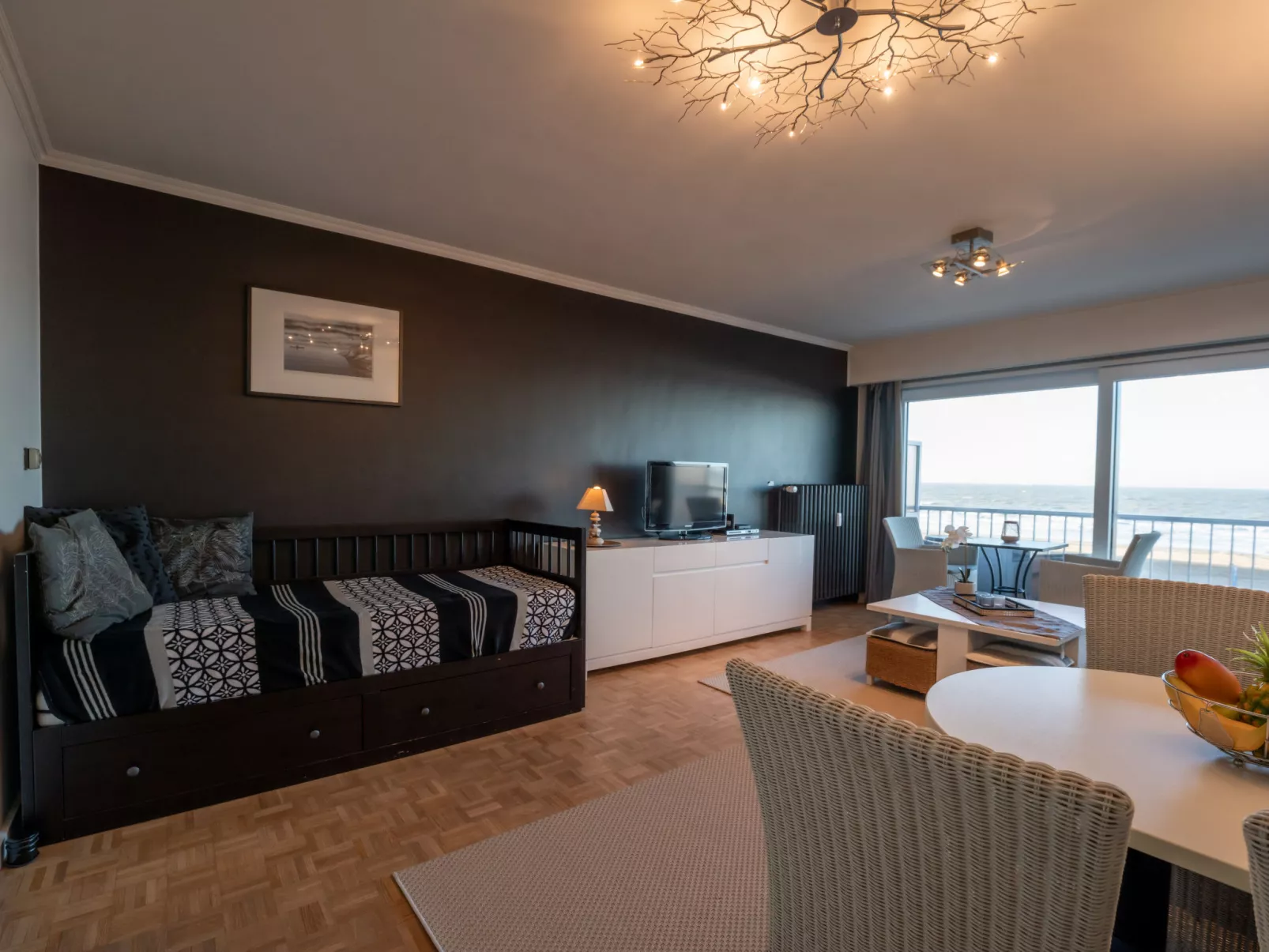 Golfslag with sea view-Inside
