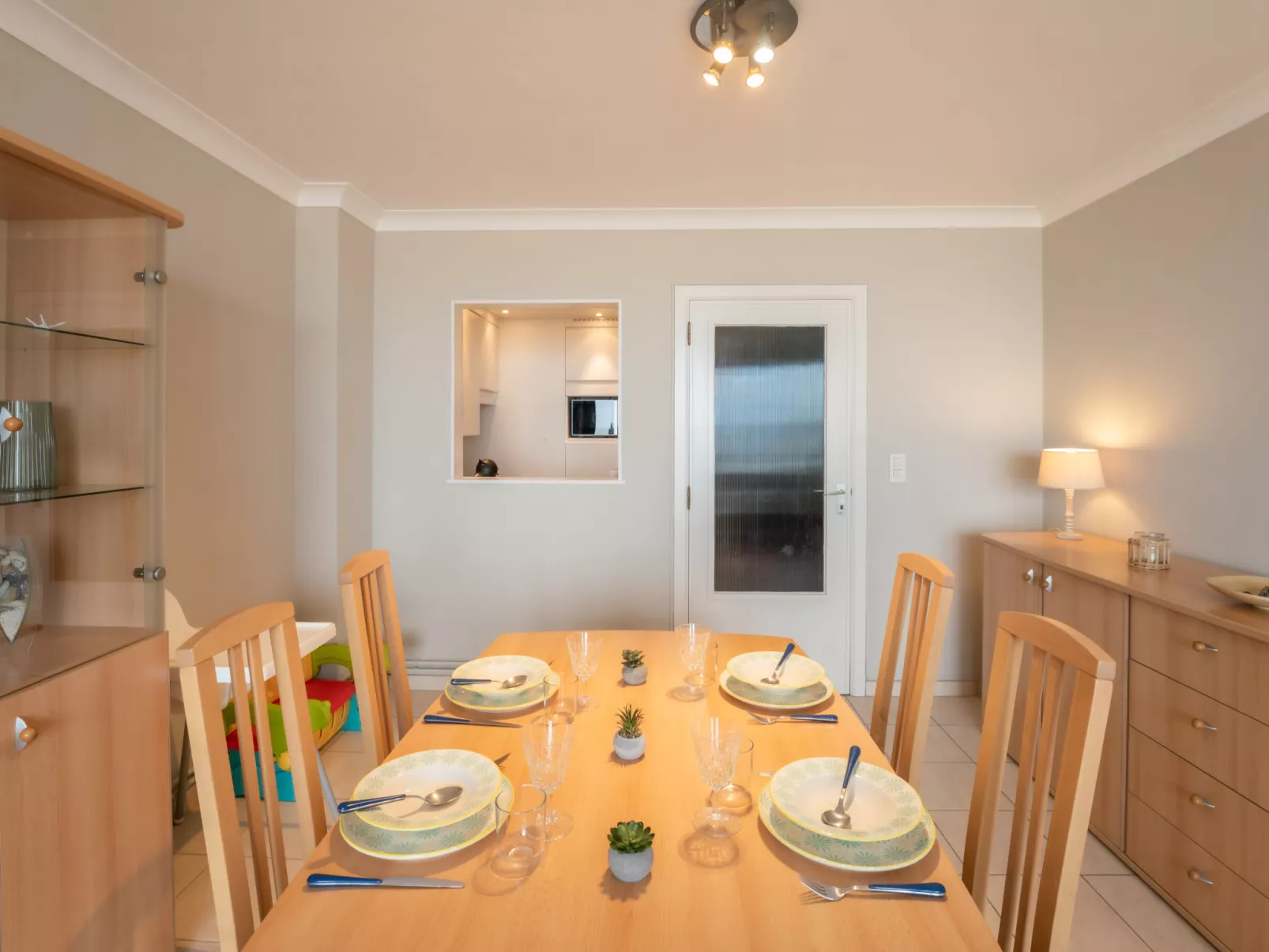 Seaview Getaway Belgium-Inside