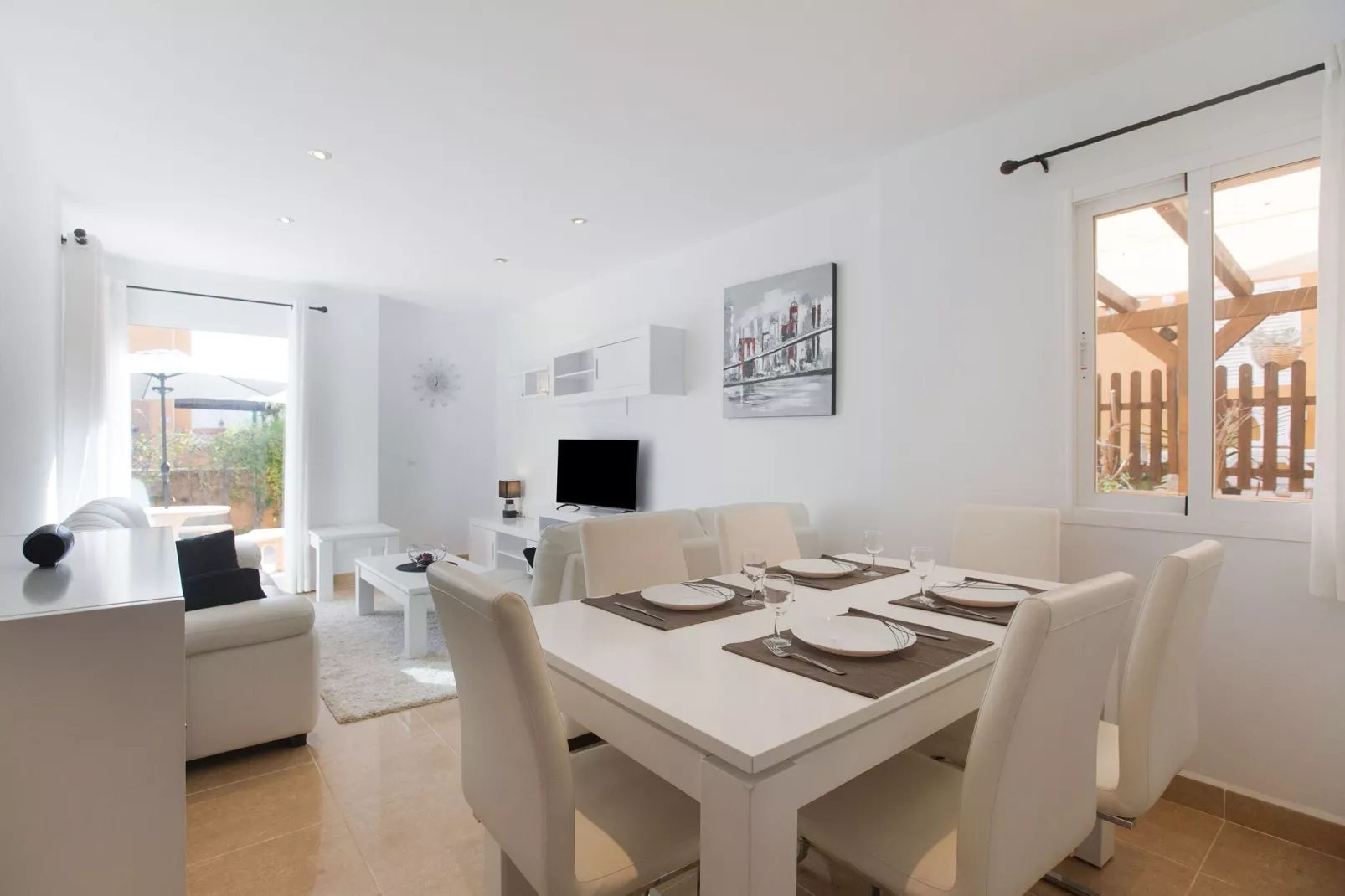 Casa Los Gallardos-Dining room