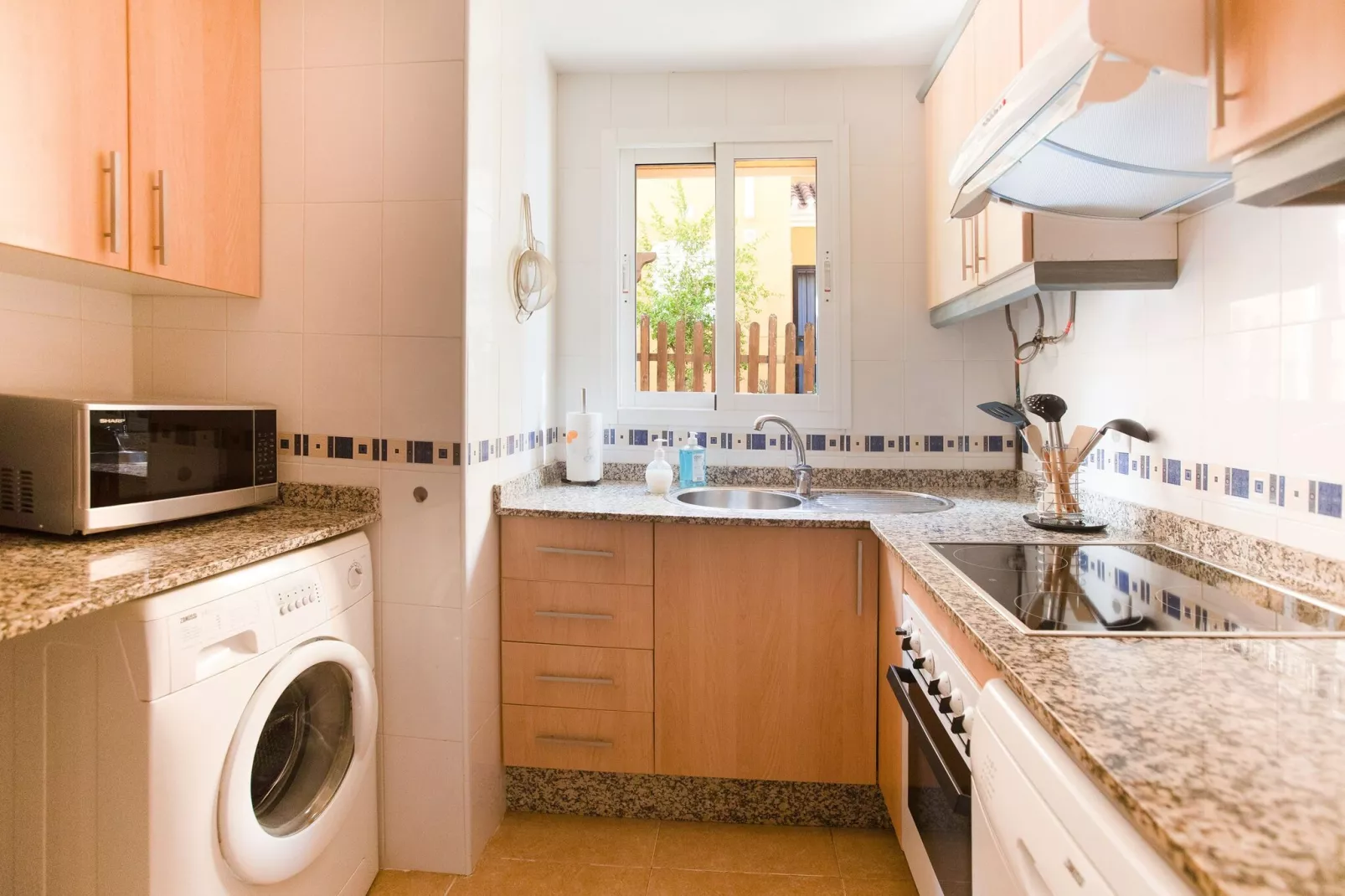 Casa Los Gallardos-Kitchen