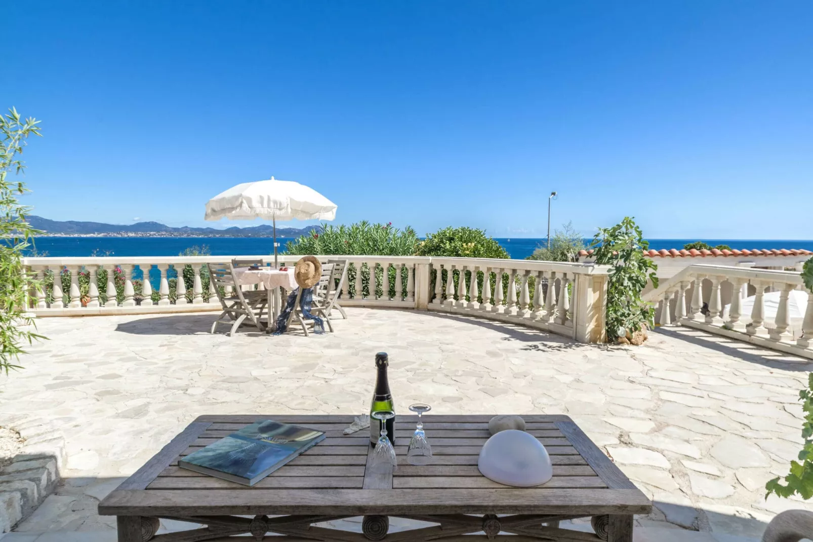 Villa Gaillarde 12 Pers-Exterior summer