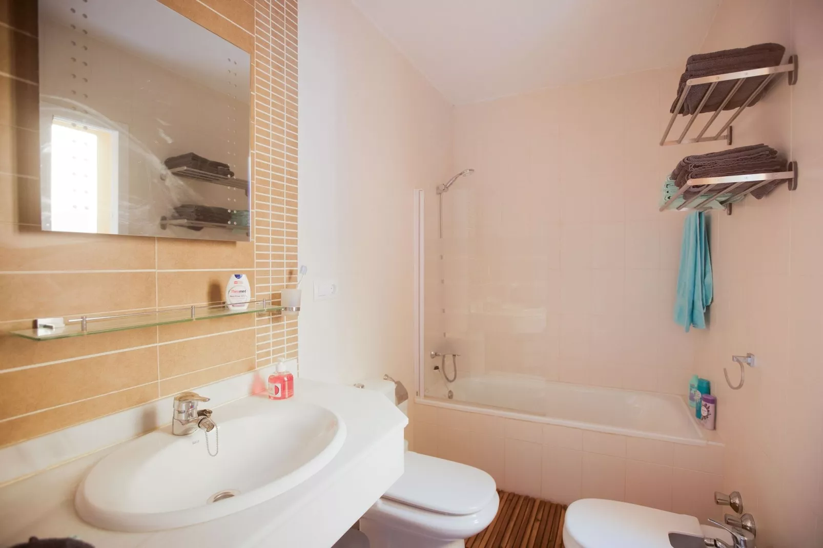Casa Los Gallardos-Bathroom