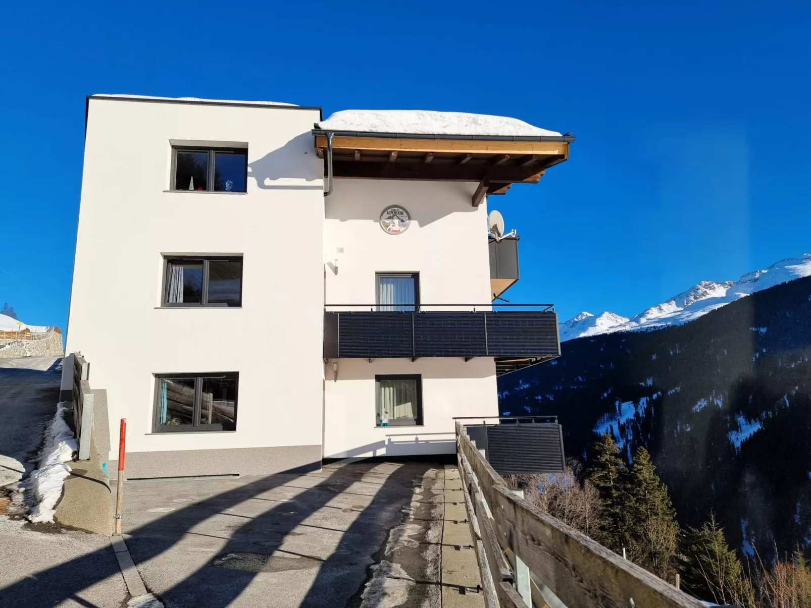 Alpenliebe-Outside