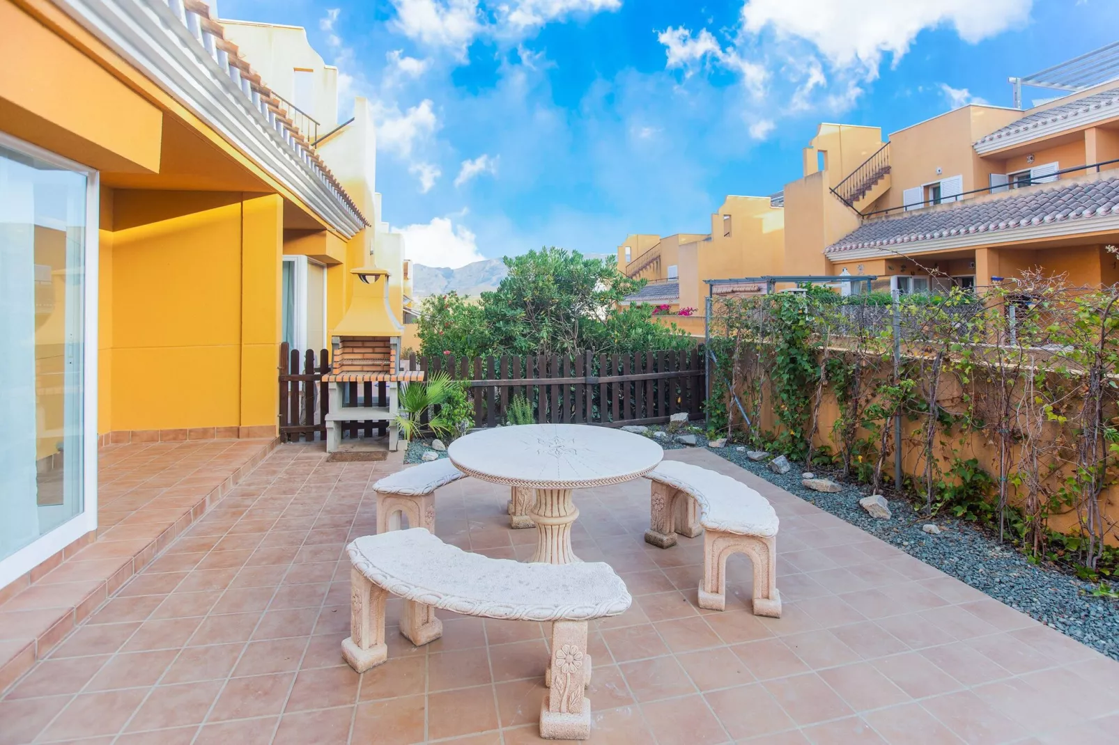 Casa Los Gallardos-Gardens summer