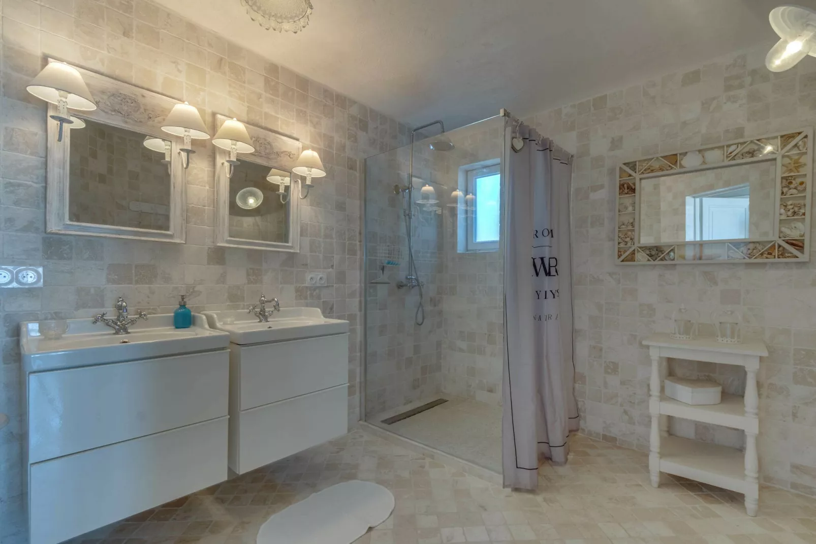 Villa Gaillarde 12 Pers-Bathroom