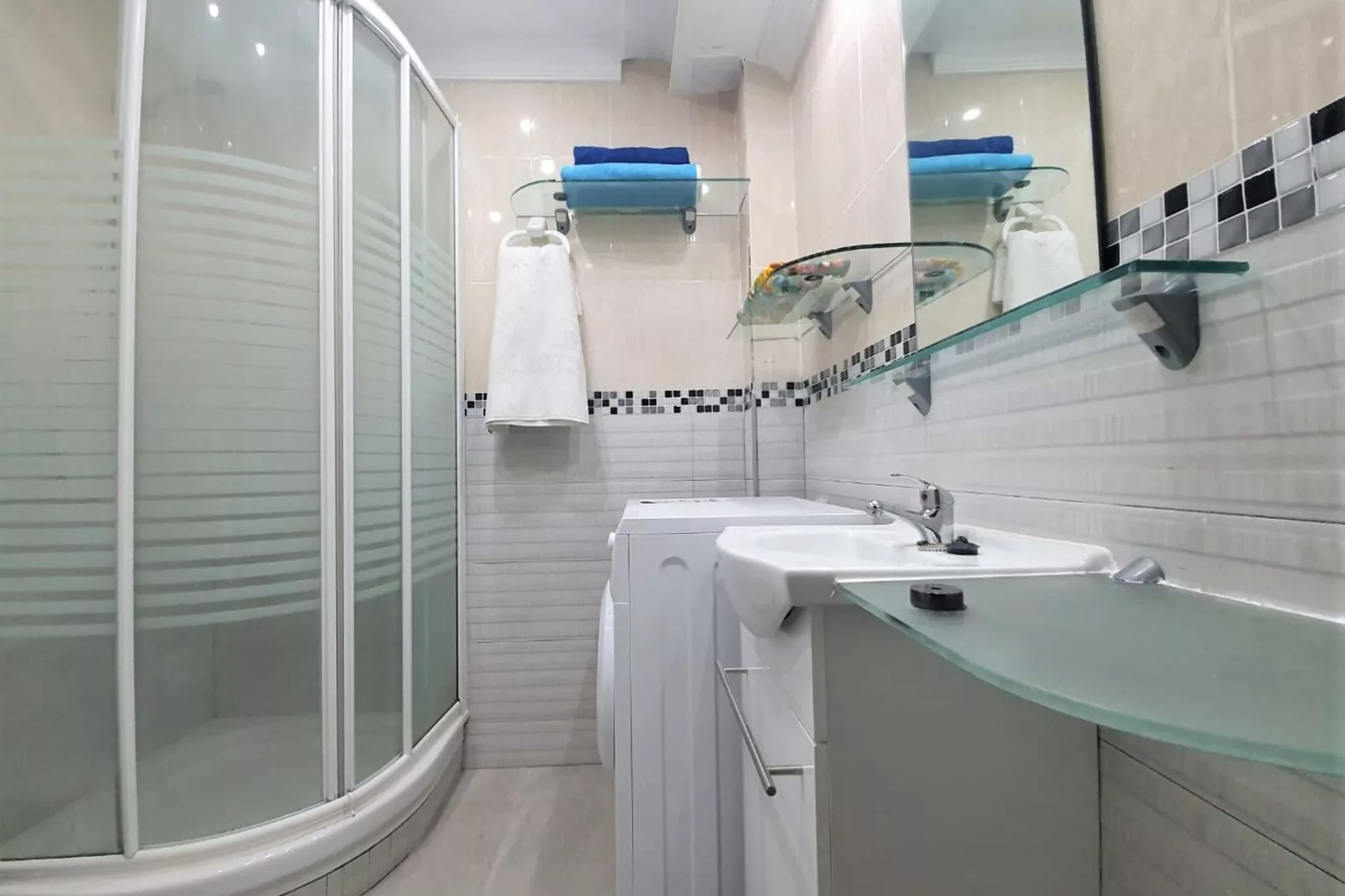 Casa San Sebastián de los Reyes-Bathroom