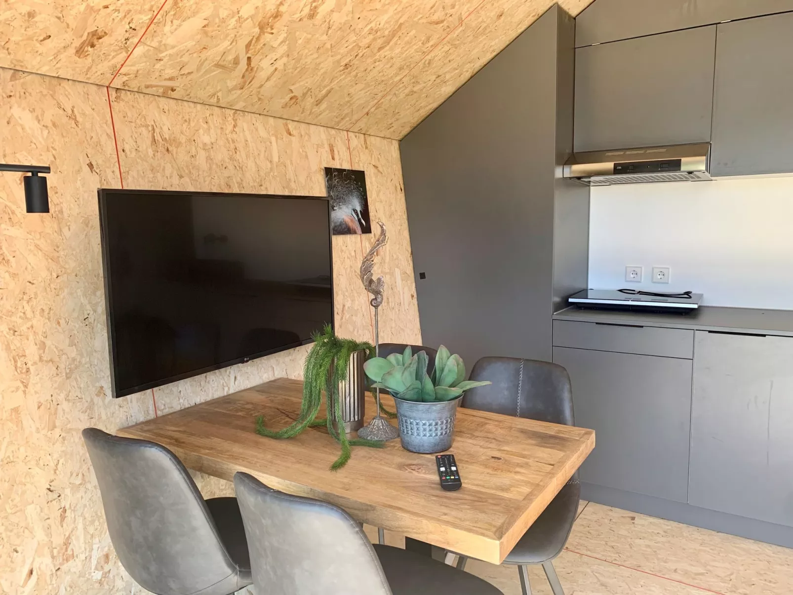 Solo Retreat 4-Inside