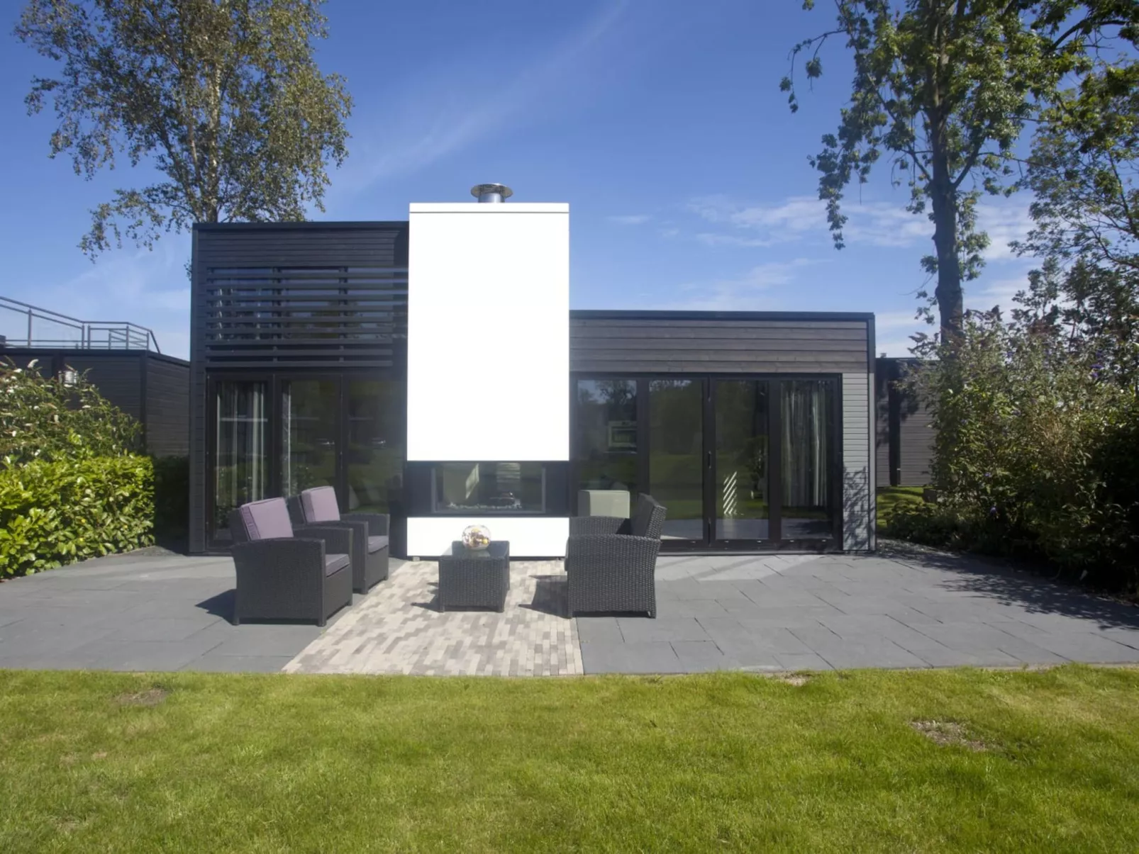 Cube Elite 4-Outside