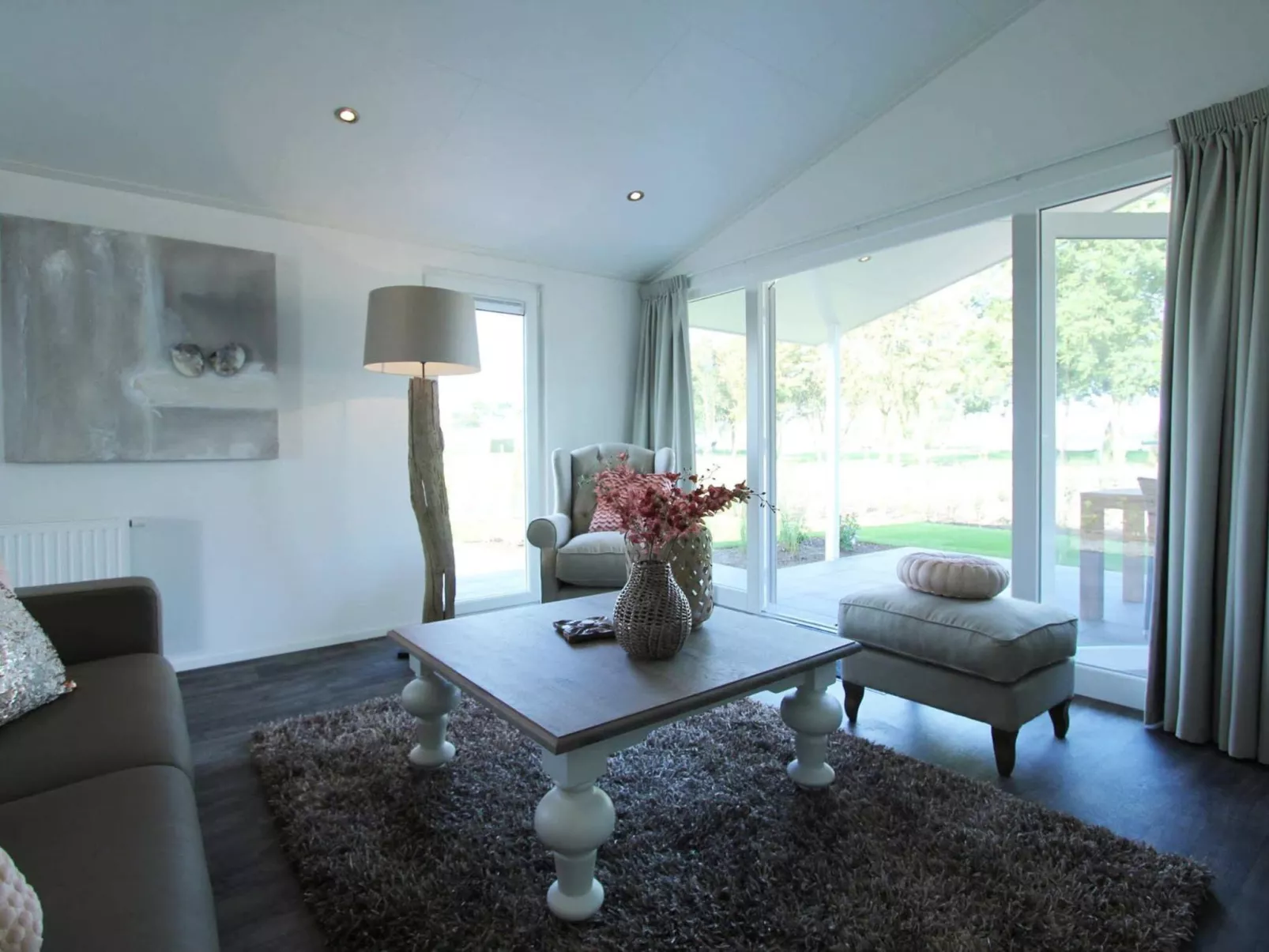 Veranda 4-Inside