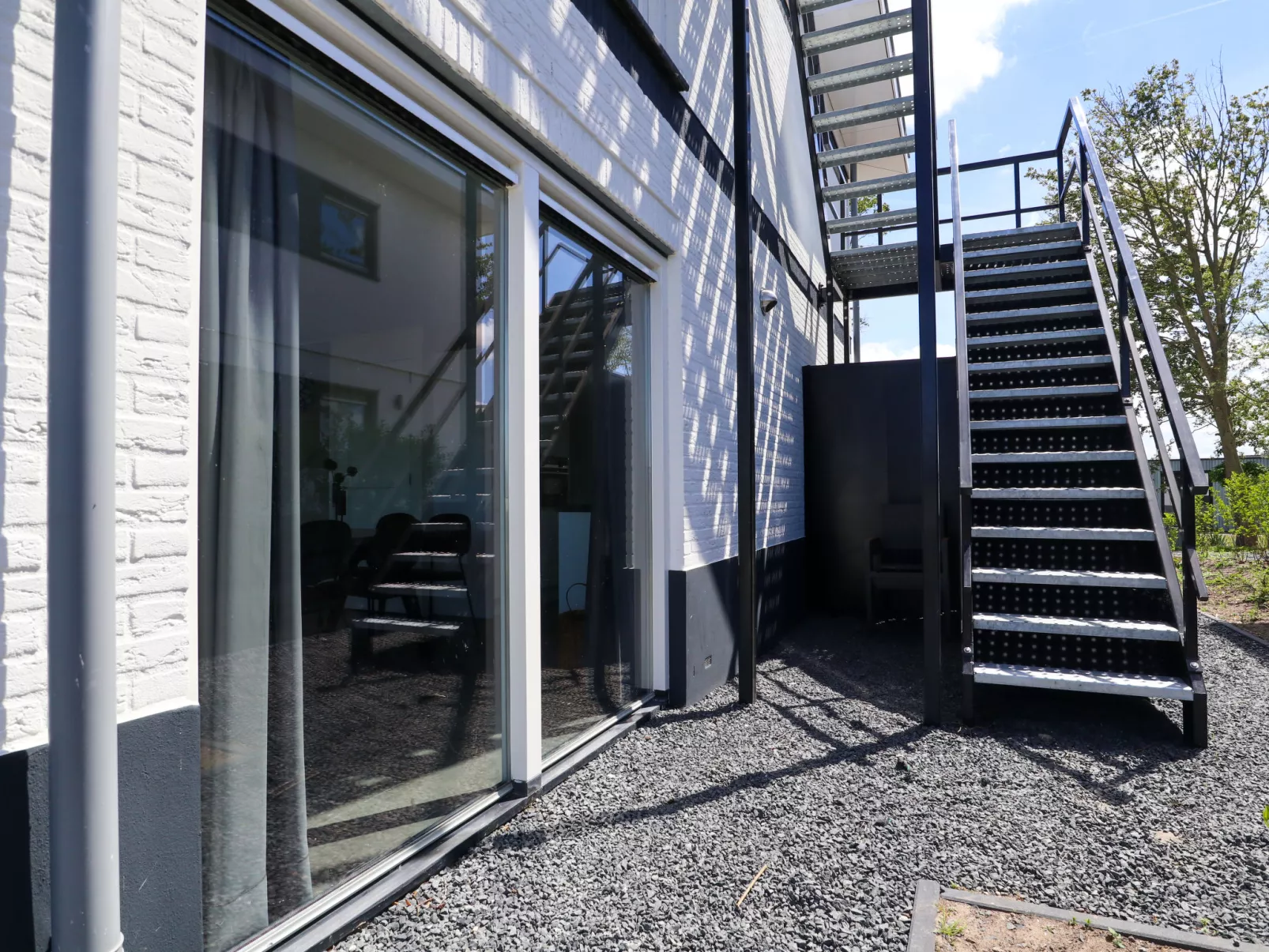 Villa Meerzicht 10-Outside