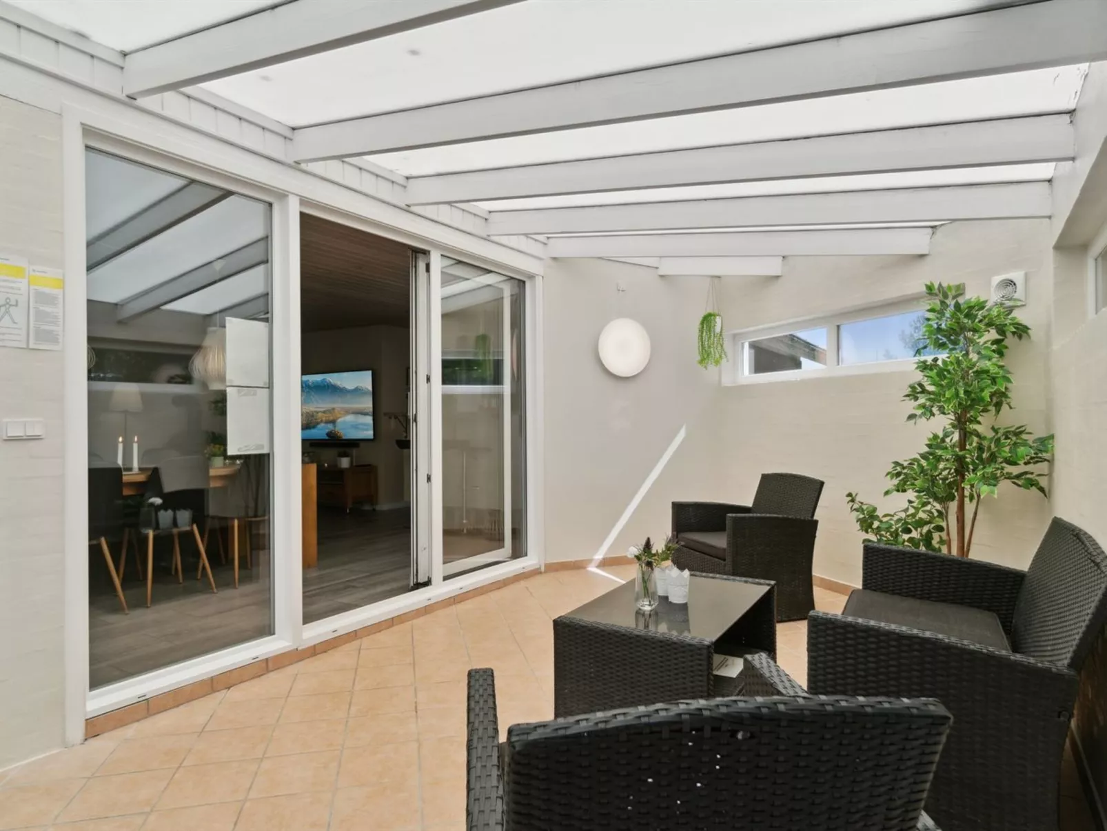 "Aud" - 300m from the sea-Inside