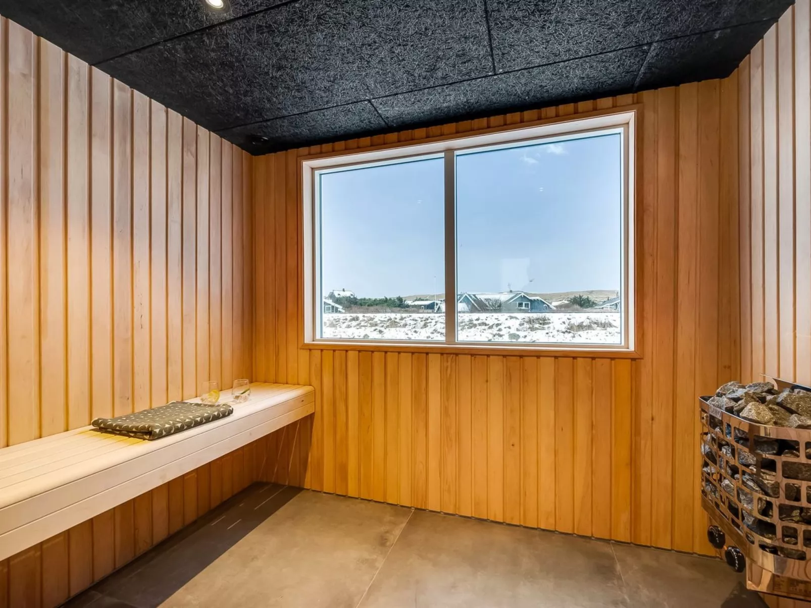 "Ivar" - 300m from the sea-Inside
