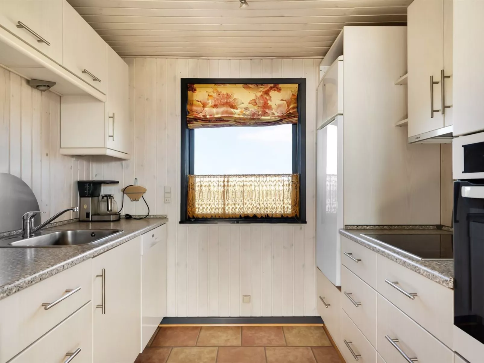 "Pinja" - 400m from the sea-Inside