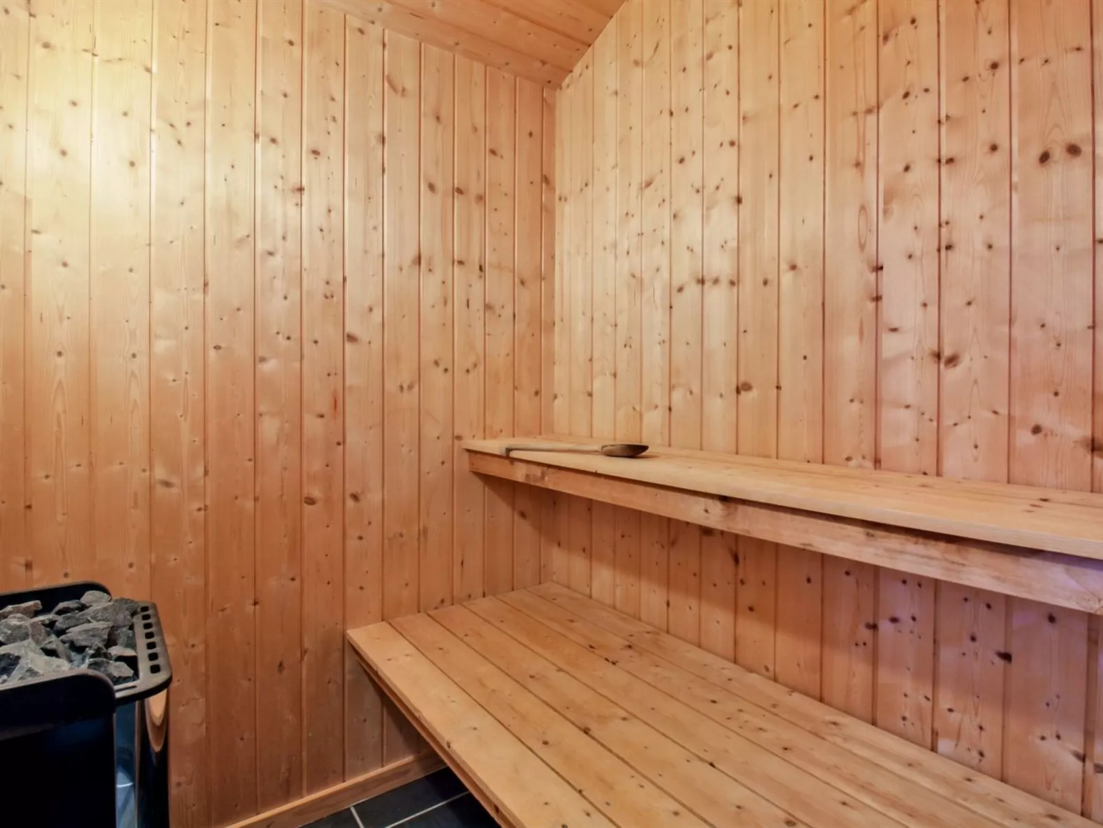 "Joris" - 1.5km from the sea-Inside