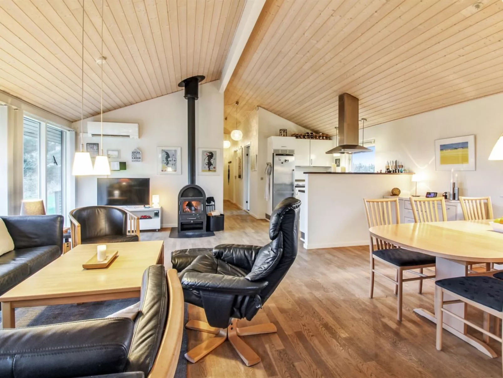 "Joris" - 1.5km from the sea-Inside