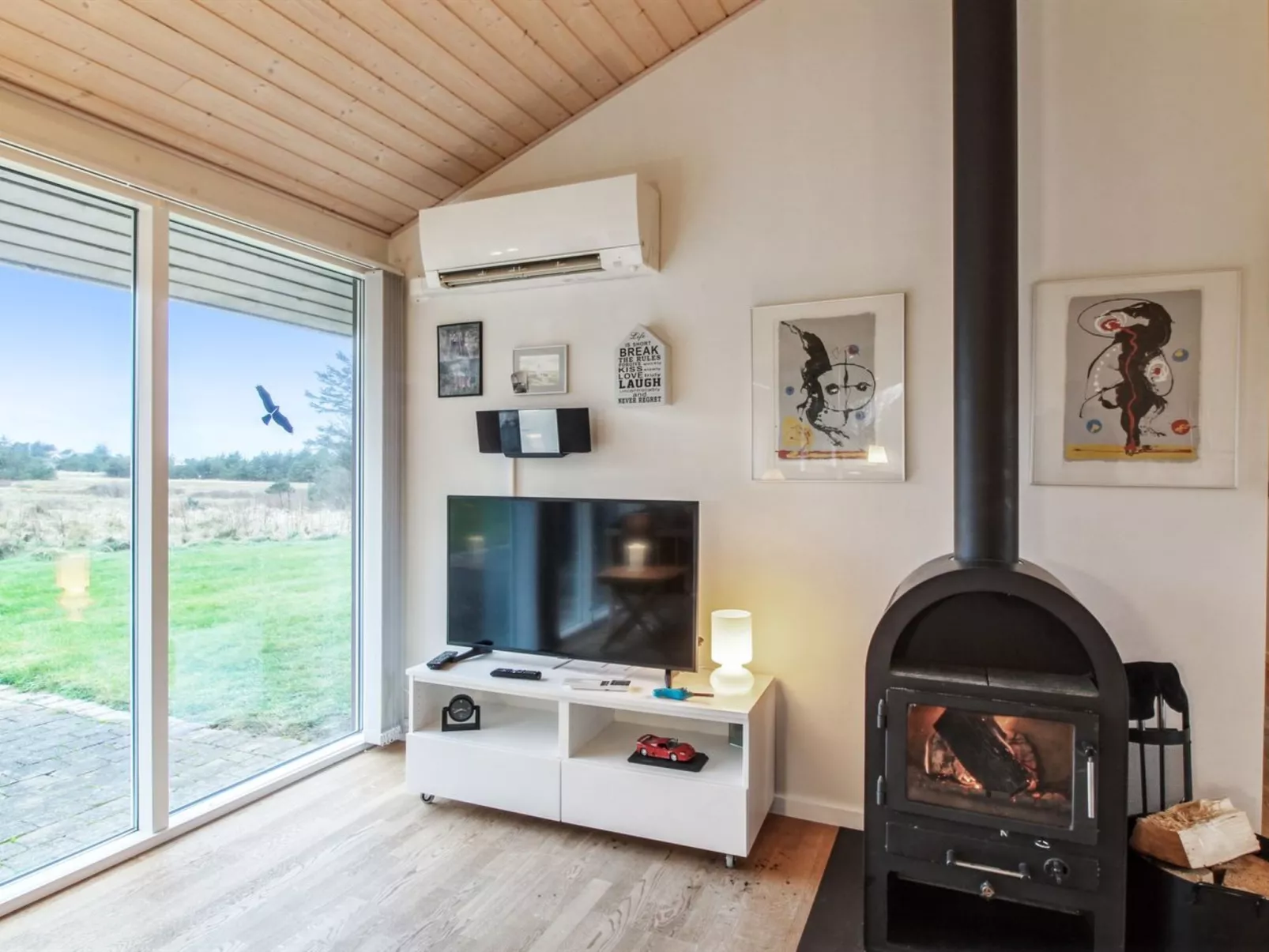 "Joris" - 1.5km from the sea-Inside