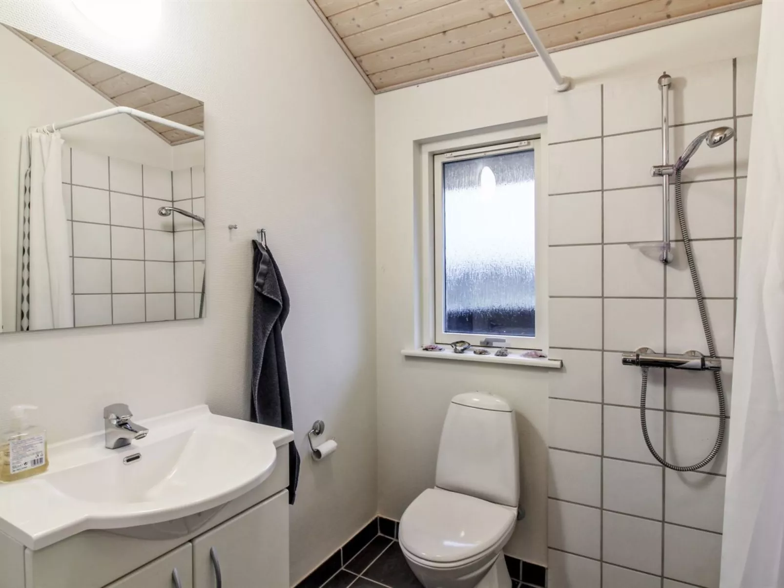 "Joris" - 1.5km from the sea-Inside