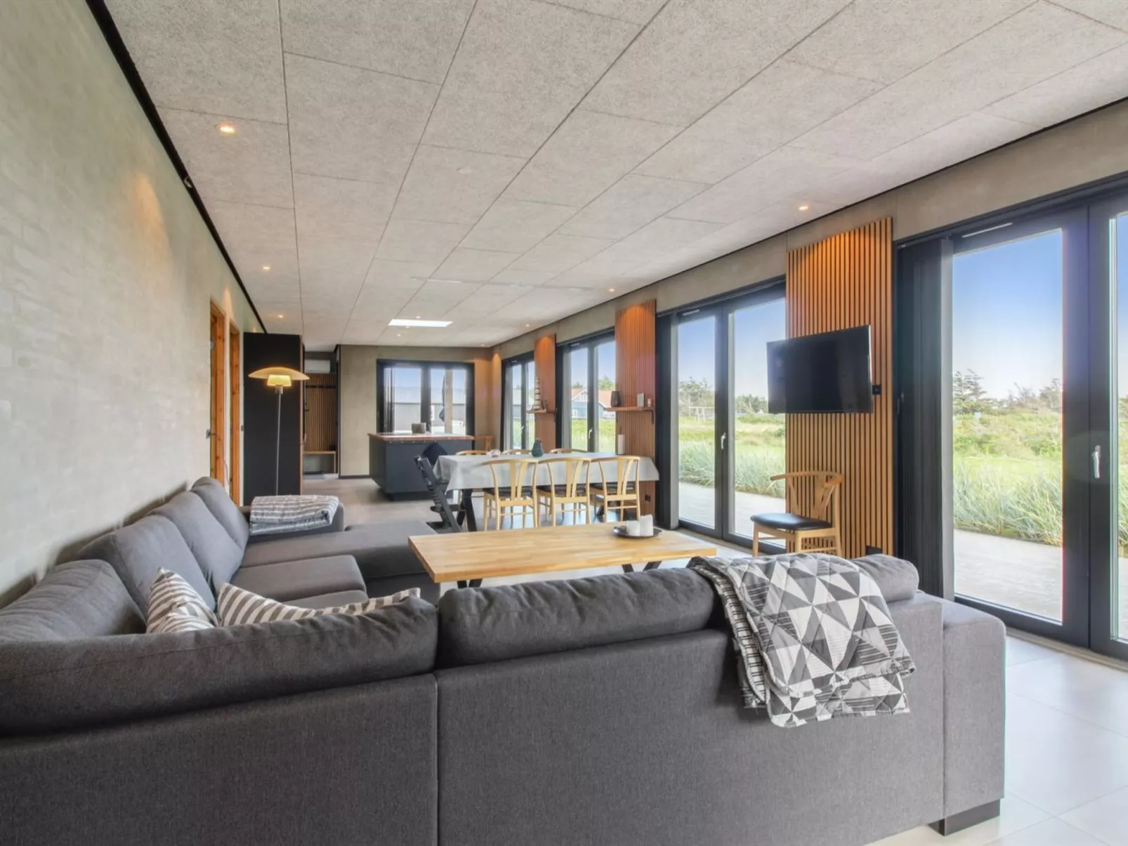 "Lima" - 200m from the sea-Inside