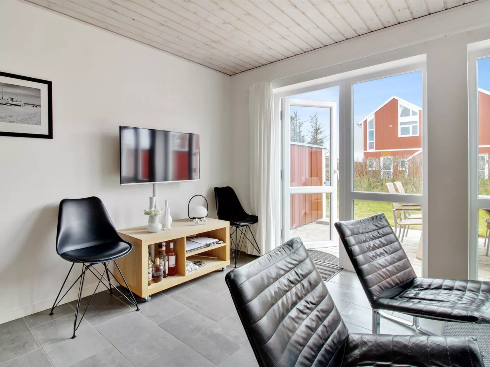 "Rikhard" - 800m from the sea-Inside