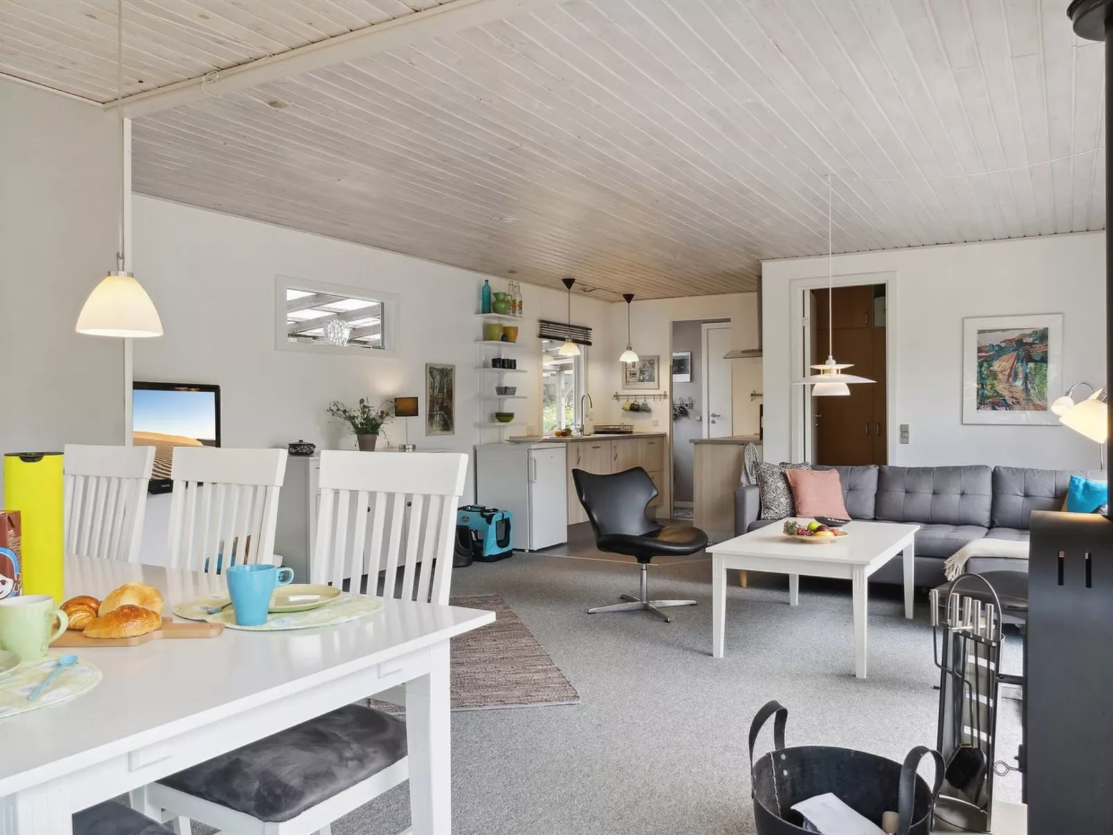 "Holmwith" - 200m from the sea-Inside