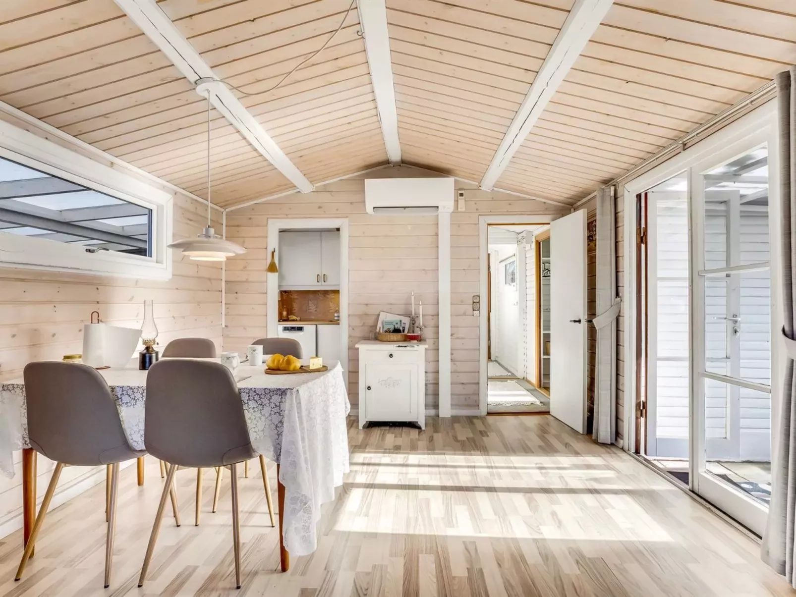 "Holte" - 750m from the sea-Inside