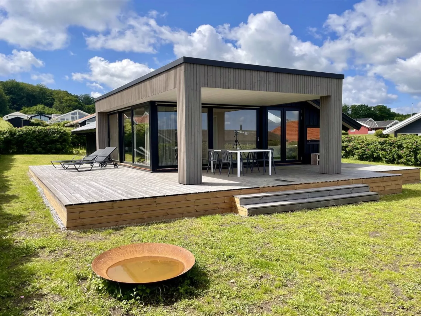 "Ely" - 300m from the sea-Outside