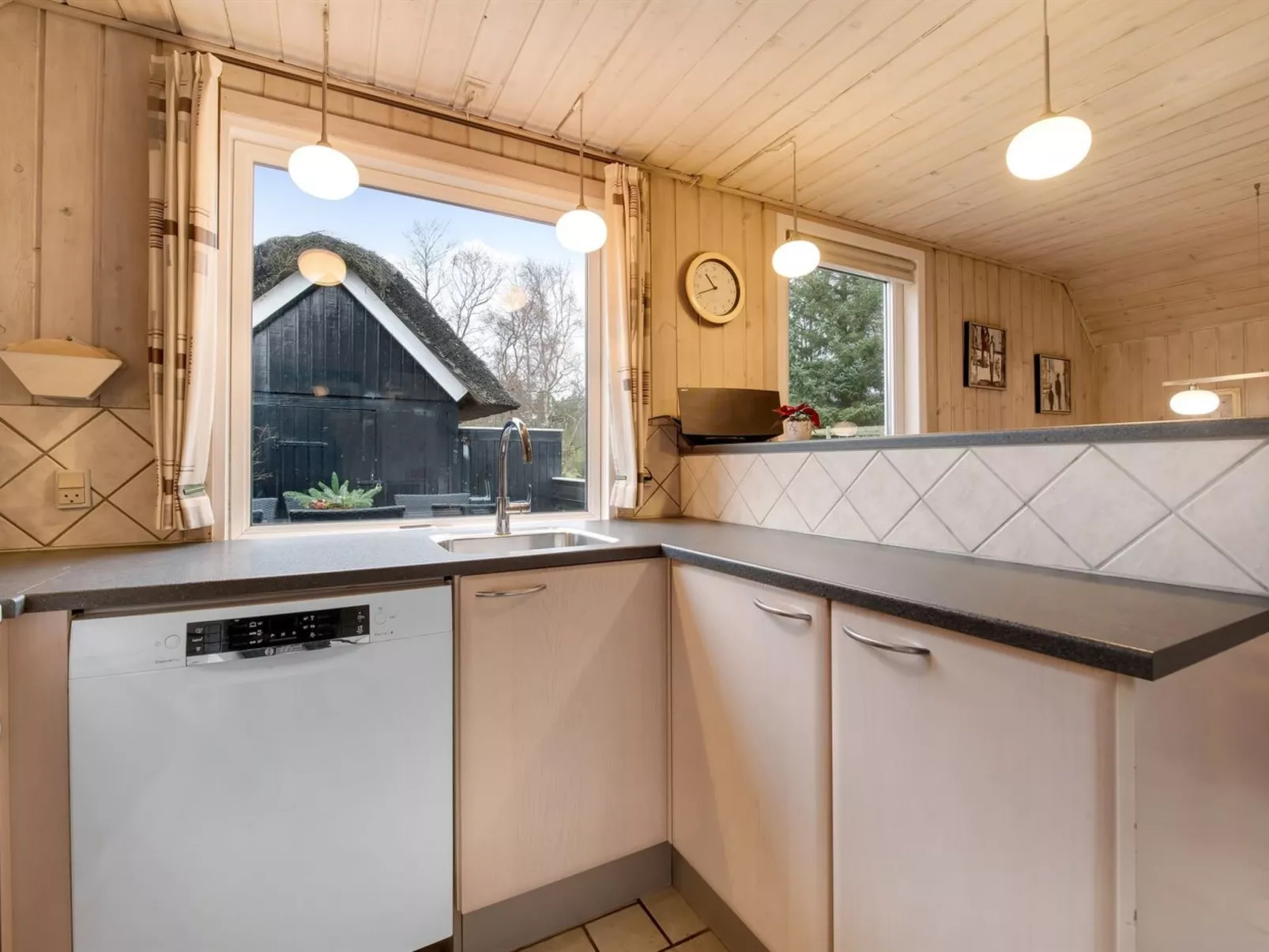 "Patrik" - 1.4km from the sea-Inside
