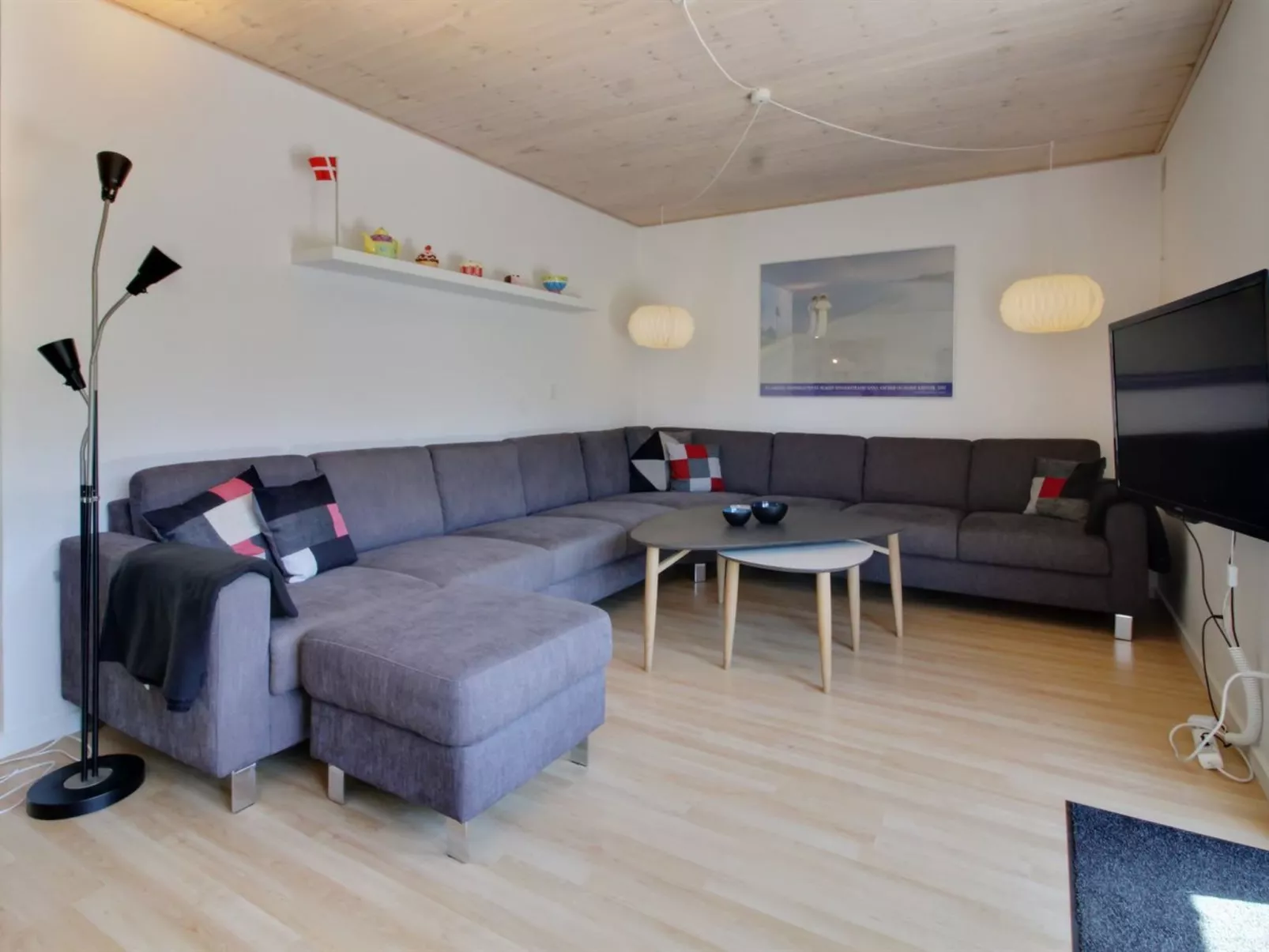 "Lavrans" - 2.5km from the sea-Inside