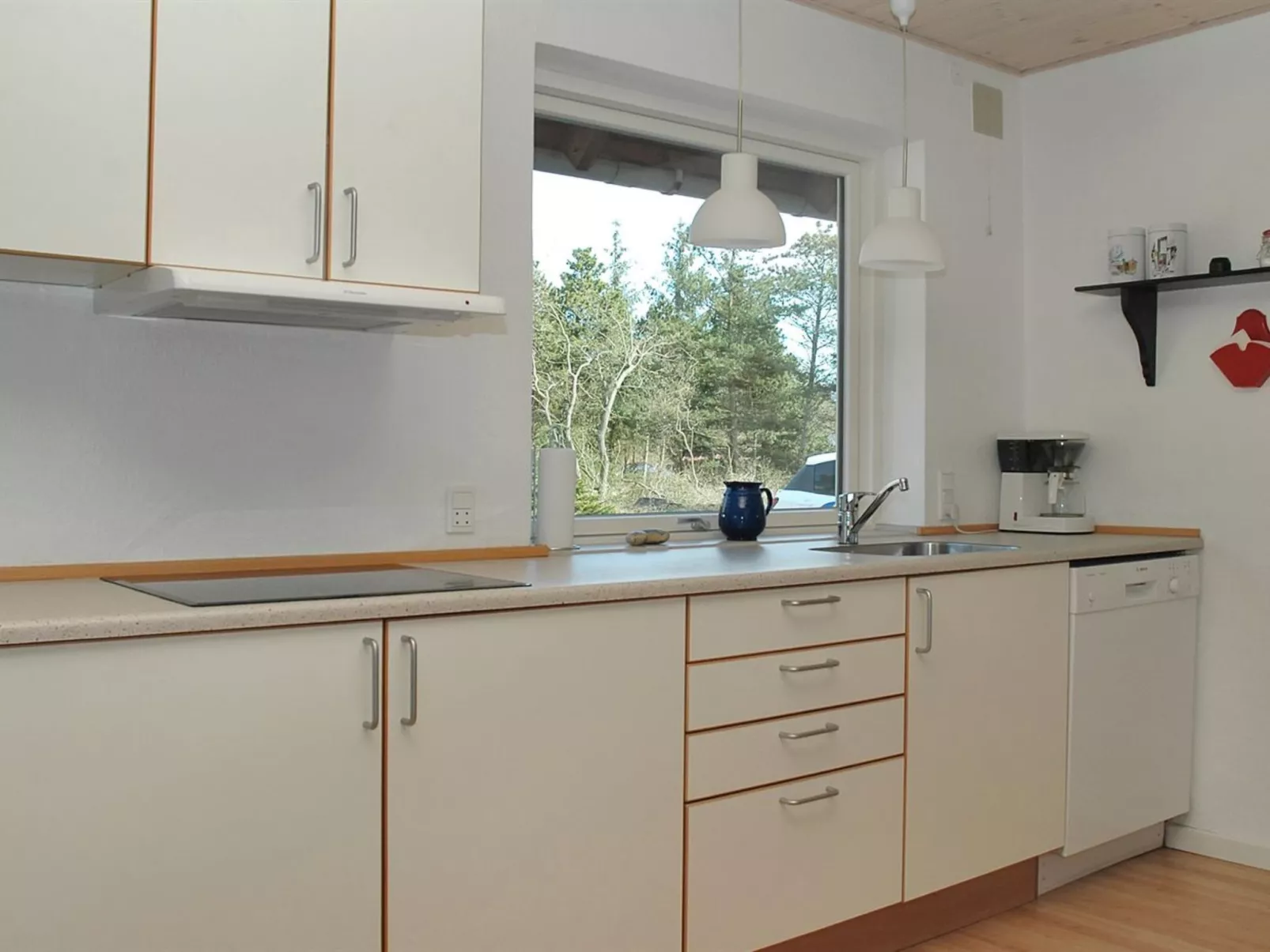 "Lavrans" - 2.5km from the sea-Inside