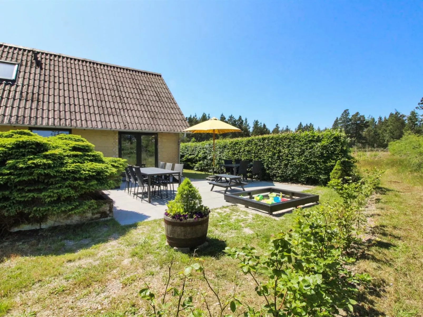 "Lavrans" - 2.5km from the sea-Outside